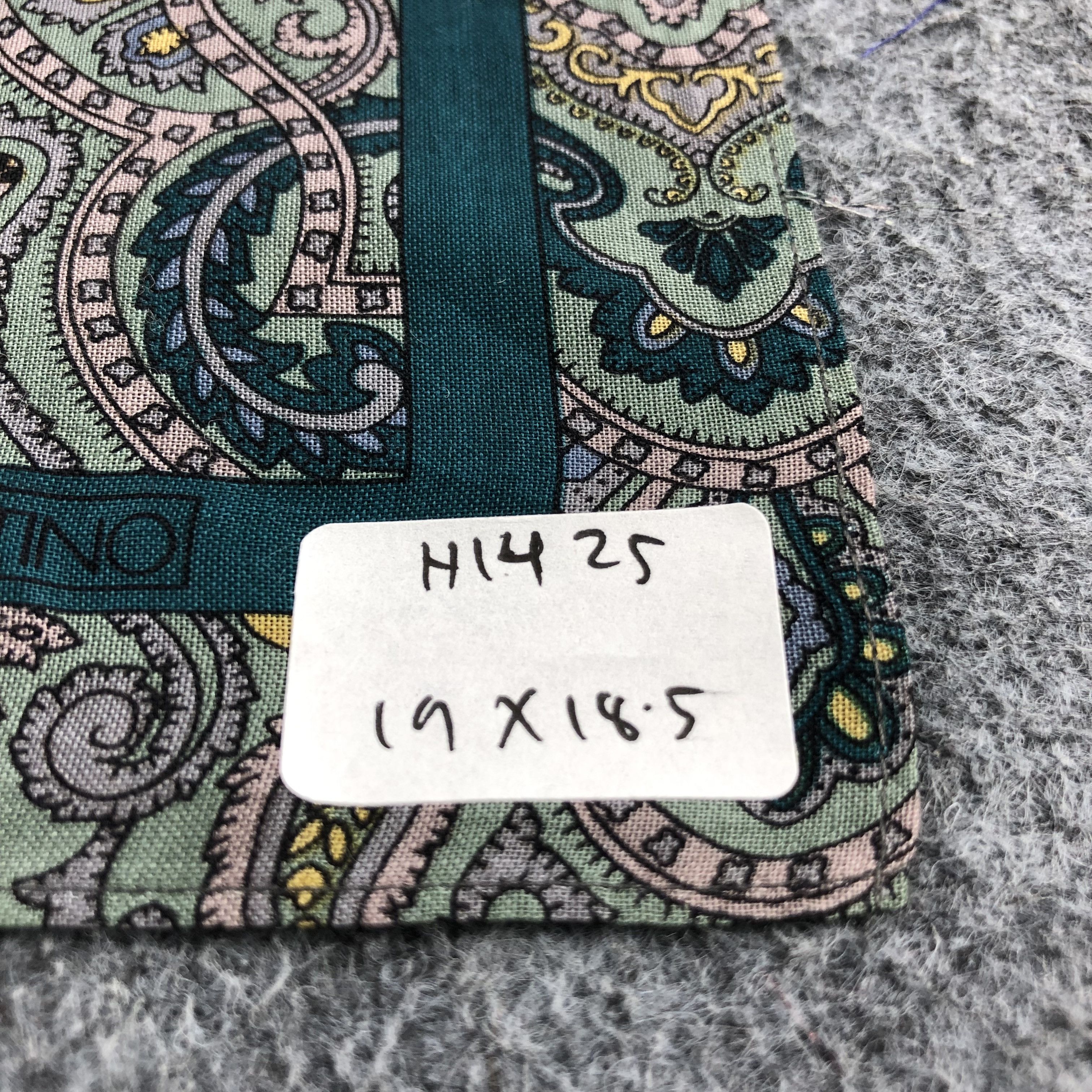Vintage Andre Valentino Paisley Handkerchief Bandana H1425 Size ONE SIZE - 5 Thumbnail