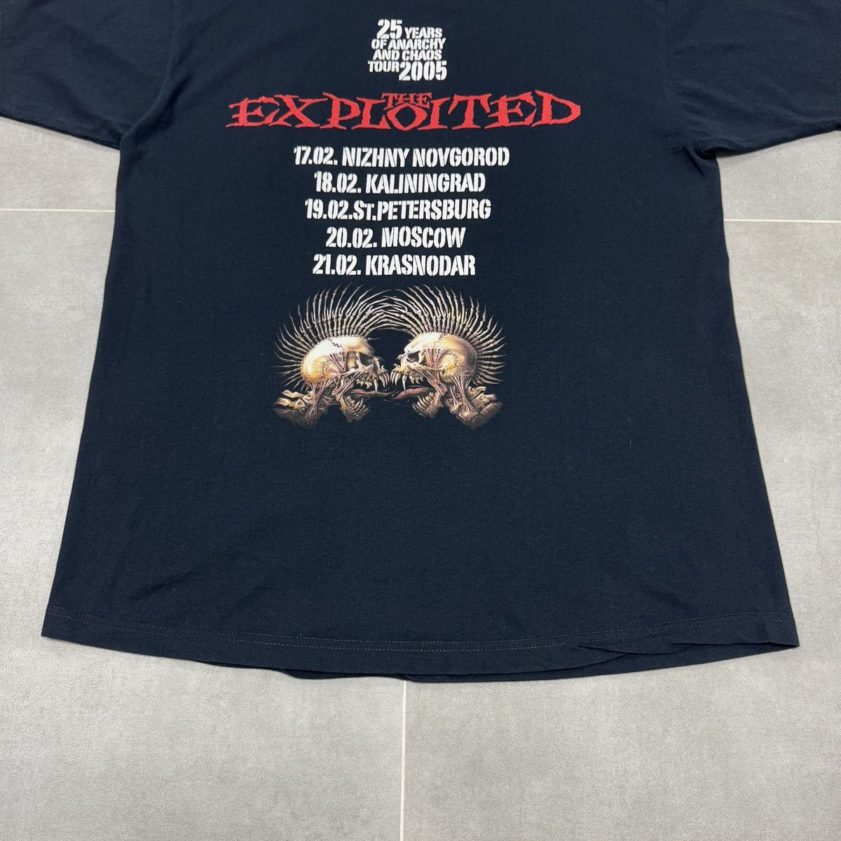 Band Tees × Vintage The Exploited 25 Years Of Anarchy and Chaos 2005 Tour Shirt Size US L / EU 52-54 / 3 - 12 Thumbnail