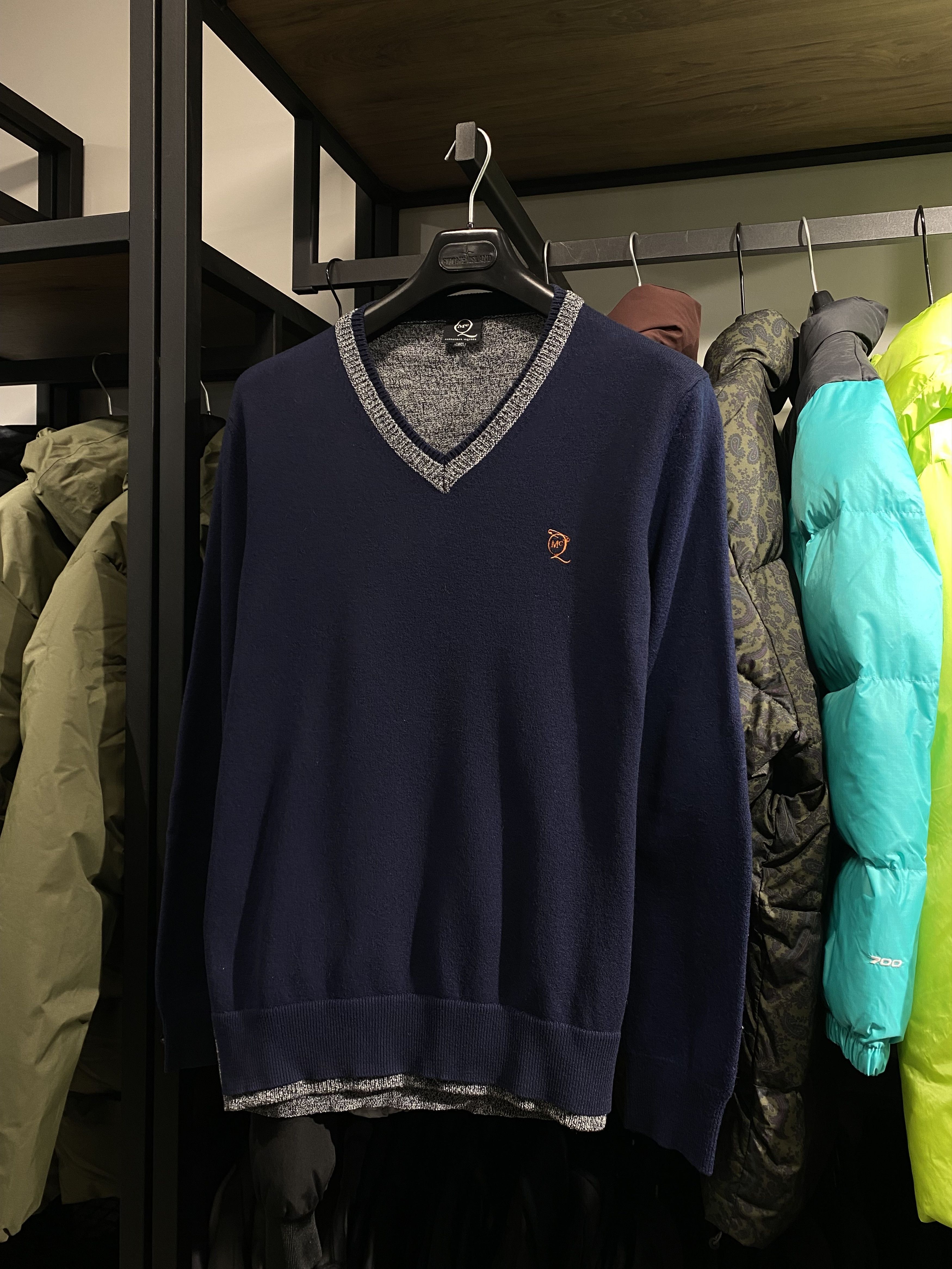 Alexander McQueen Vintage Alexander Mcqueen wool V sweater ss12 size L Size US L / EU 52-54 / 3 - 3 Thumbnail