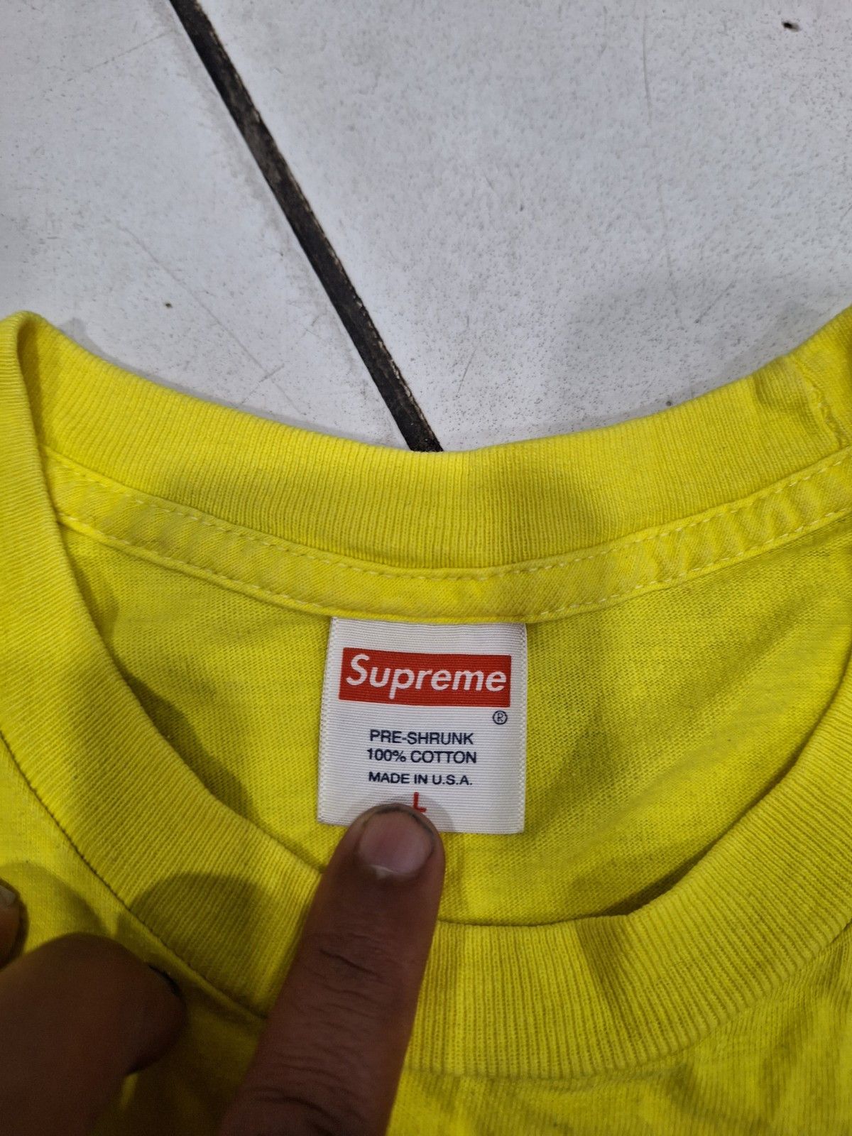 Supreme Supreme Smile Tee Yellow Large San Cheeto Size US L / EU 52-54 / 3 - 3 Thumbnail