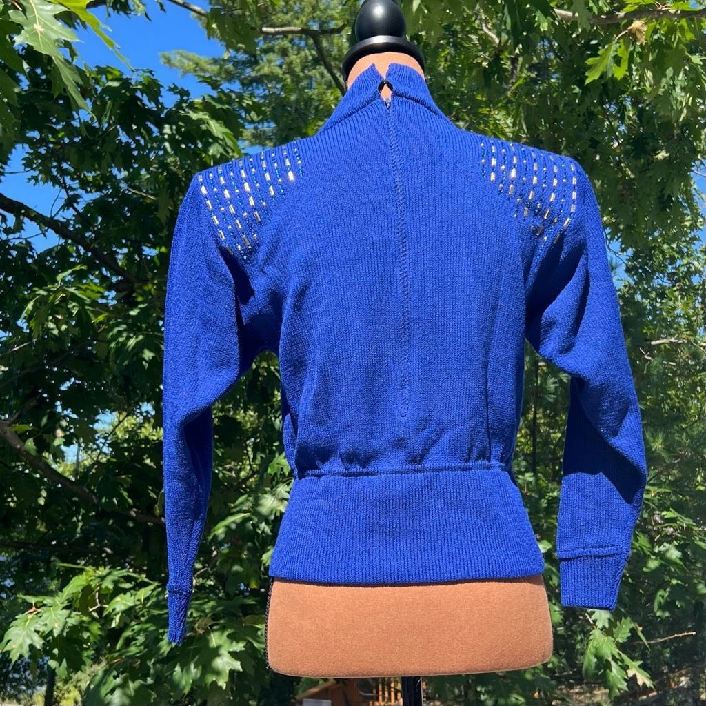St. John St. John Vintage Bedazzled Mock Turtleneck Sweater with Shou Size XS / US 0-2 / IT 36-38 - 5 Thumbnail