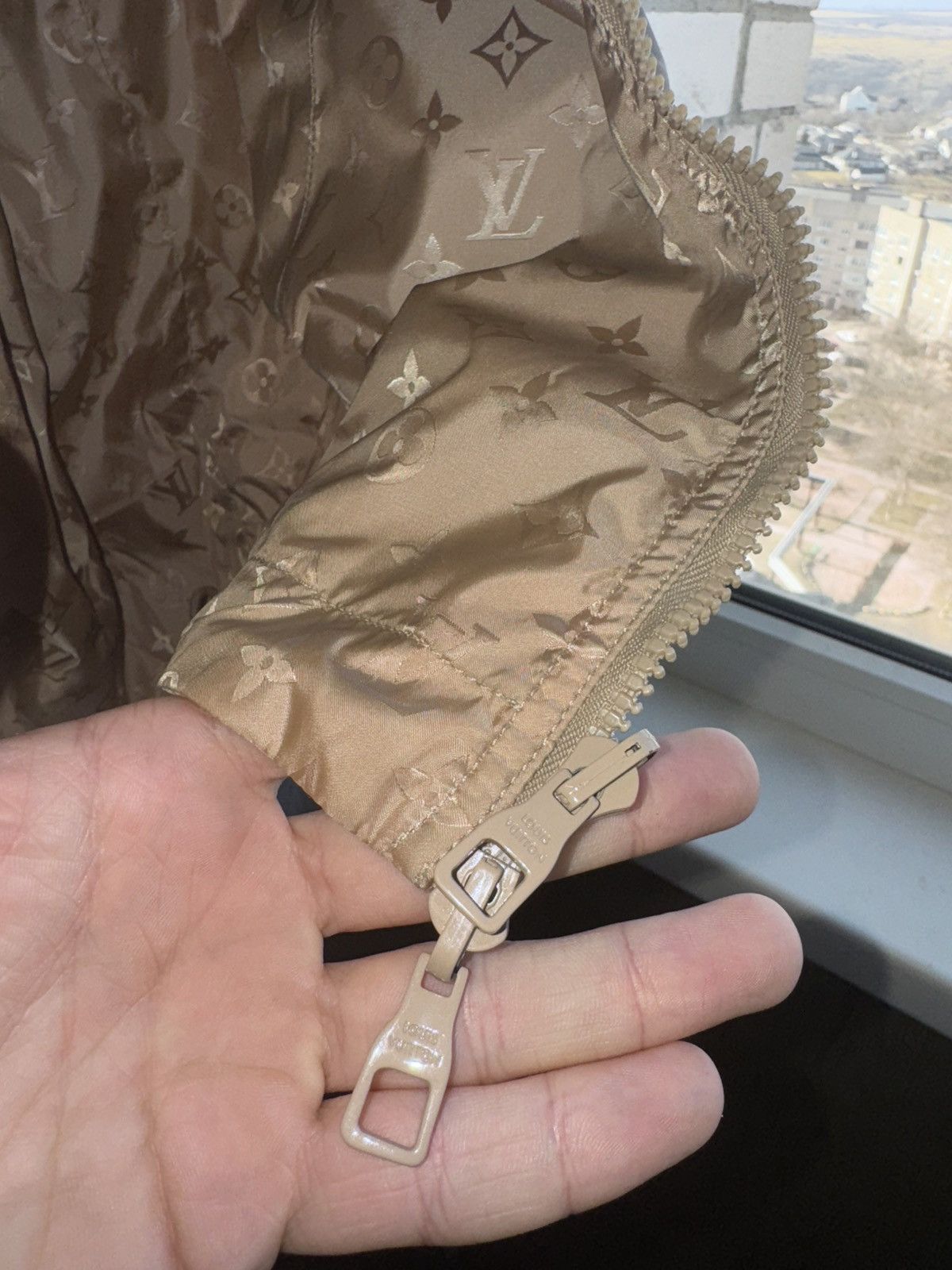 Louis Vuitton LOUIS VUITTON Monogram Reversible Nylon Windbreaker Size US L / EU 52-54 / 3 - 12 Thumbnail