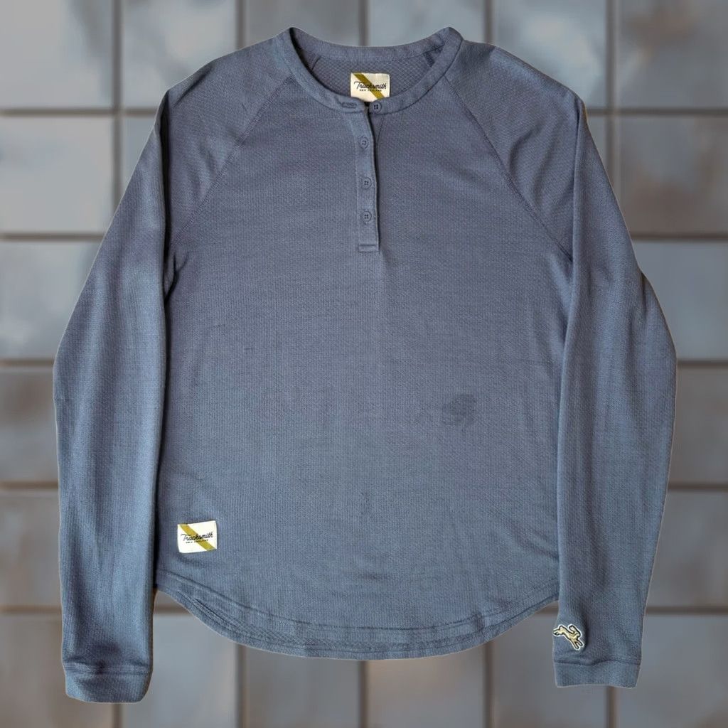 Vintage Tracksmith Merino Henley Shirt Women's M Blue Wool Long Sleeve Running Size S / US 4 / IT 40 - 1 Thumbnail