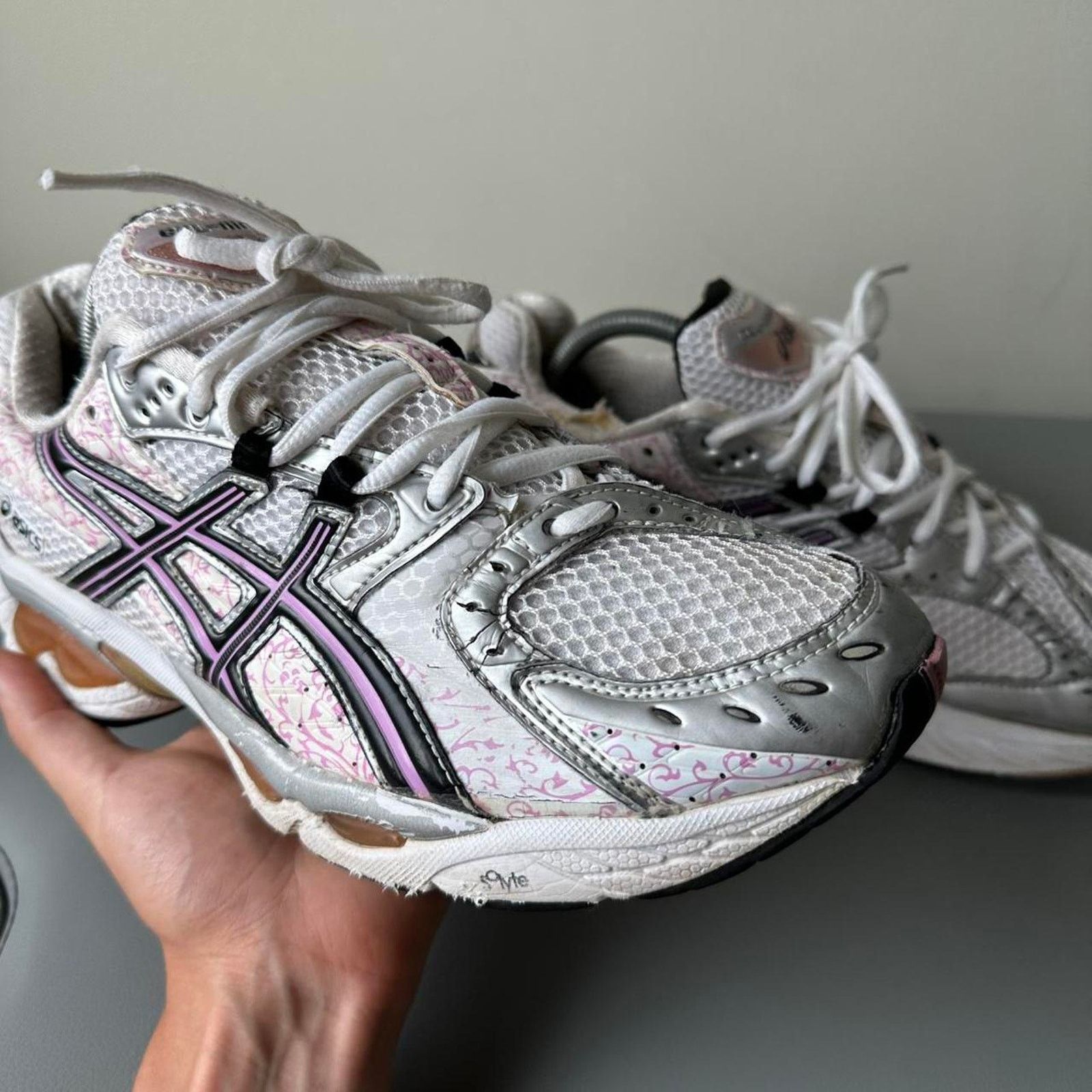 Asics Rare Vintage Pink Floral ASICS Gel Nimbus Athletic Shoes Size US 10 / IT 40 - 2 Thumbnail