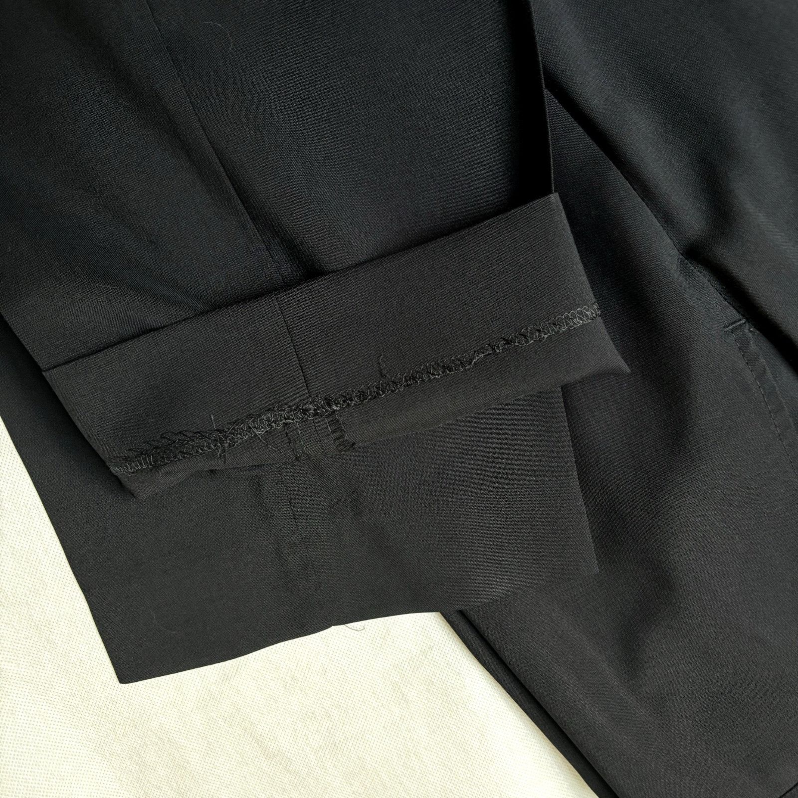 Hugo Boss Hugo Boss Men's Black Dress Pants Size 35R Virgin Wool Pleat Size 34R - 2 Thumbnail
