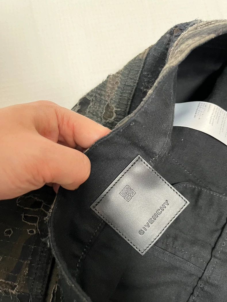 Givenchy Givenchy SizeXL Distressed denim jeans, size 32 Size US 30 / EU 46 - 4 Thumbnail