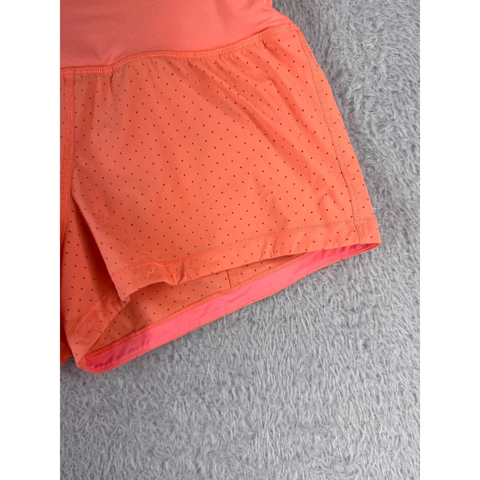 Lululemon Lululemon Shorts Women 4 Orange Final Lap Short 2.5" Luxtreme Run W7AEGS Size 27" / US 4 / IT 40 - 2 Thumbnail