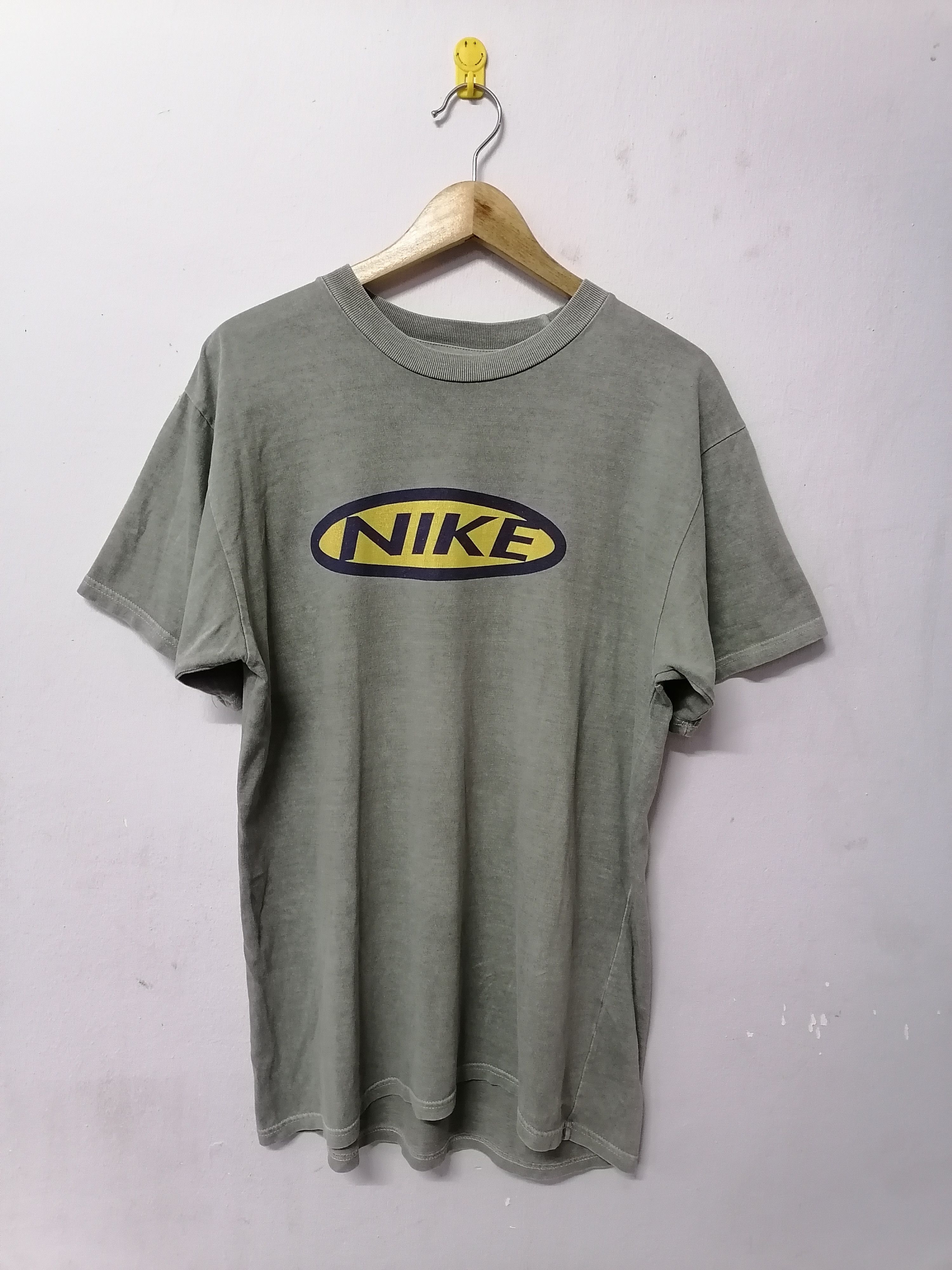Nike Trashed Faded Vintage 90s Nike Tee Size US S / EU 44-46 / 1 - 1 Thumbnail