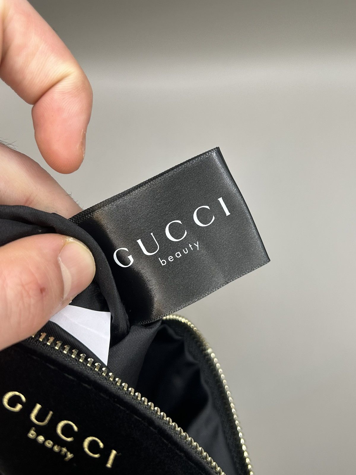 Gucci Gucci Beauty Velvet Black Makeup Pouch Size ONE SIZE - 6 Thumbnail