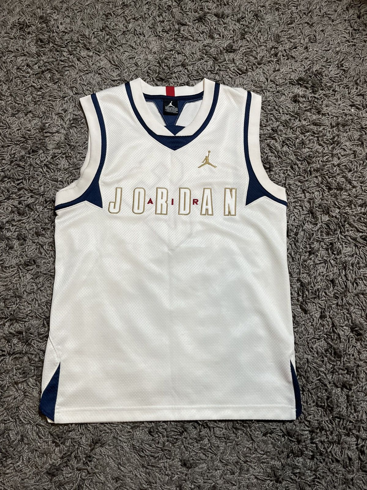 Jordan Brand JORDAN VINTAGE 00s BASKETBALL #23 JERSEY T-SHIRT Size US S / EU 44-46 / 1 - 1 Thumbnail