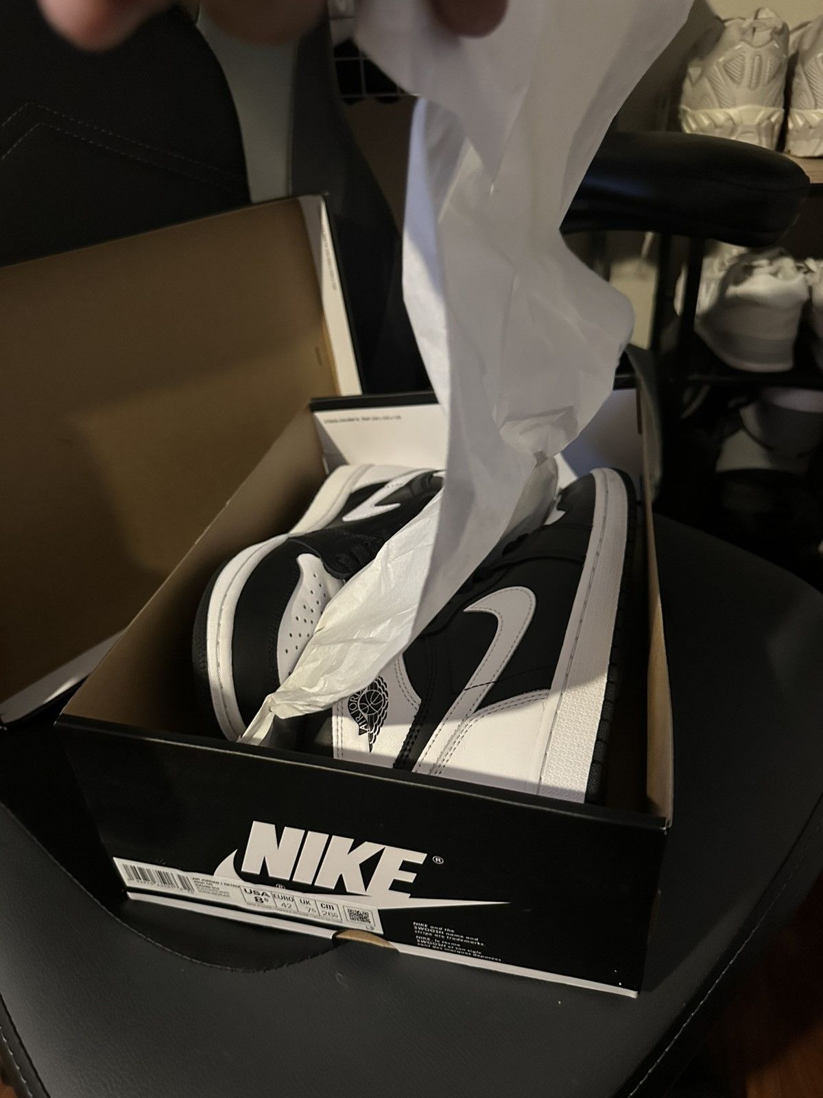 Nike Air Jordan 1 High OG Retro Black/White Size US 8.5 / EU 41-42 - 2 Thumbnail
