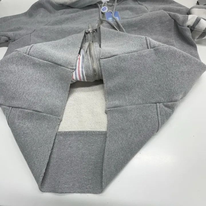 Thom Browne Thom Browne Classic Zip Hoodie for Men -2507 Size US M / EU 48-50 / 2 - 3 Thumbnail
