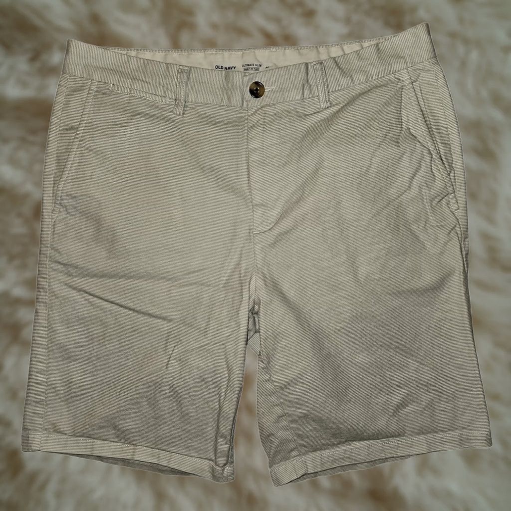 Old Navy Old Navy Chino Shorts Men's 34 White Striped Flat Front Mid Rise 9in Inseam Slim Built In Flex Casual Preppy American Outdoor Size US 34 / EU 50 - 1 Thumbnail
