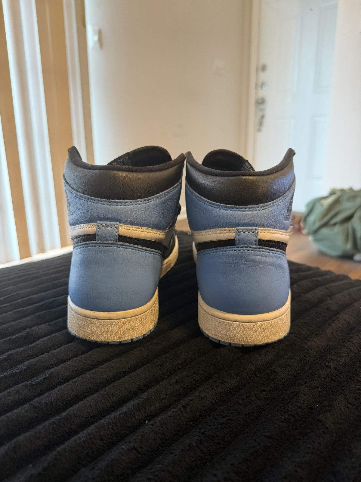 Jordan Brand Jordan 1 High OG UNC Toe Size US 10 / EU 43 - 4 Thumbnail