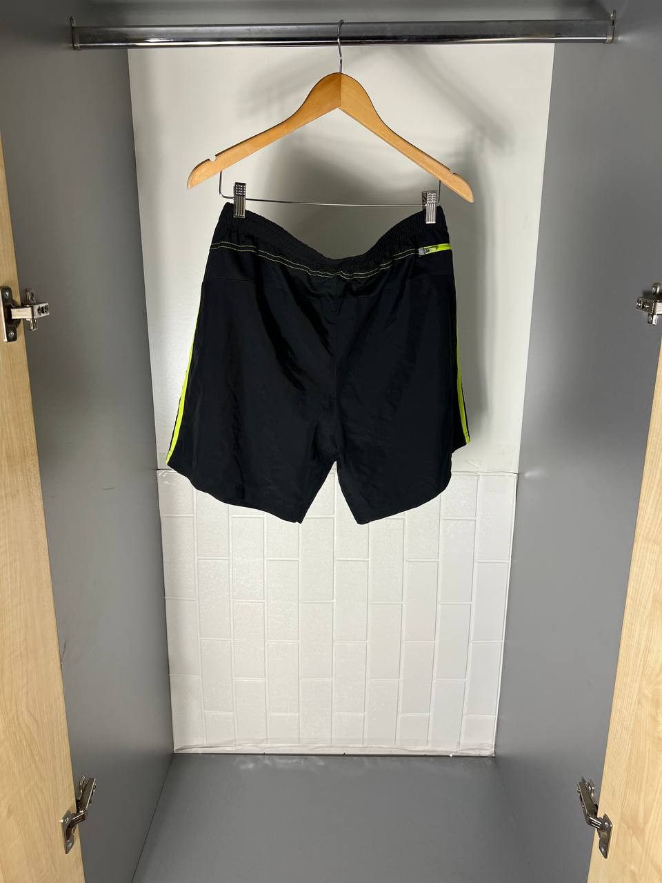 Adidas VINTAGE ADIDAS ORIGINAL EQUIPMENT RUNNING CLIMALITE SHORTS Size US 34 / EU 50 - 7 Thumbnail