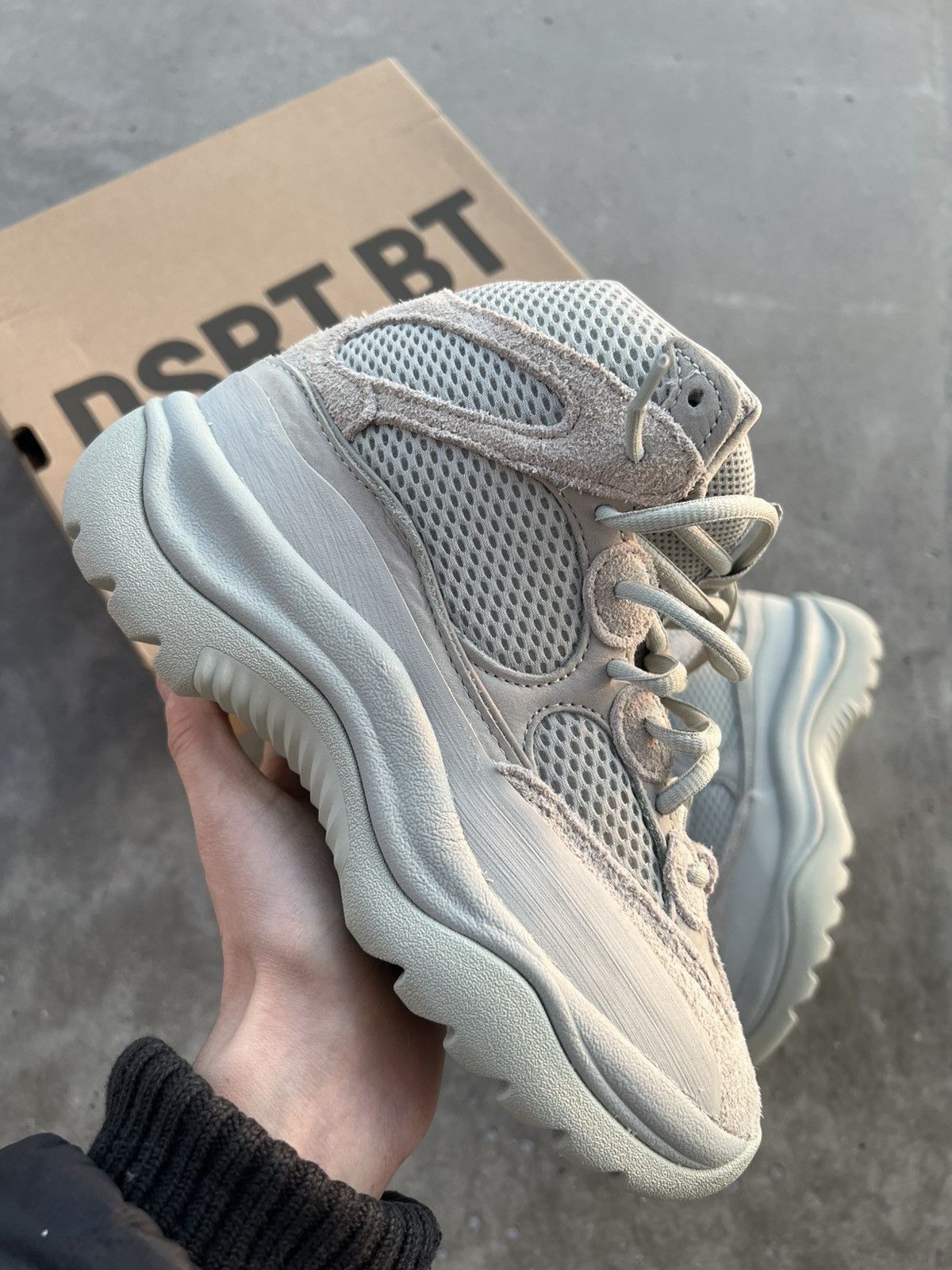 Yeezy *YEEZY DESERT BOOT SALT 4.5US* Rare colorway Size US 6.5 / IT 36.5 - 3 Thumbnail