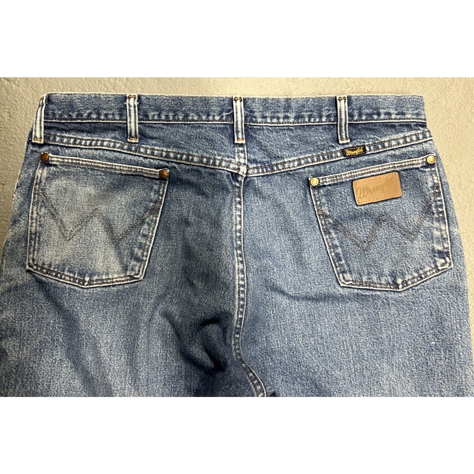 Wrangler VINTAGE Wrangler Western Cowboy Jeans Mens 40x30 Light Blue Bootcut 31MWZGK 30 Inseam Stains Size US 40 / EU 56 - 3 Thumbnail