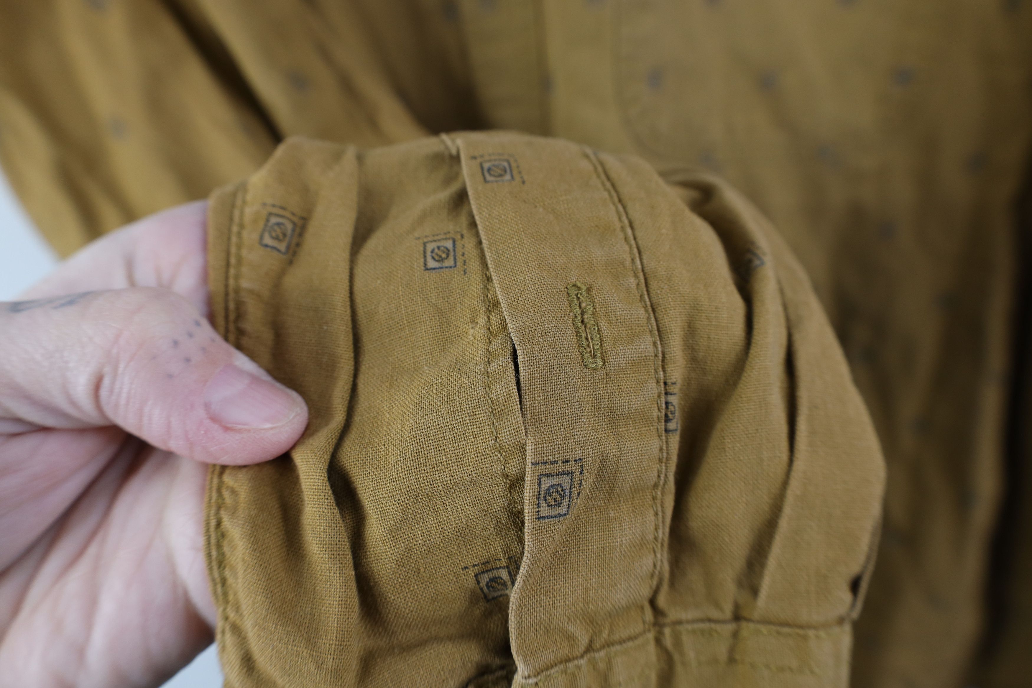 Vintage Vintage 90s Streetwear Geometric Collared Button Down Shirt Size US M / EU 48-50 / 2 - 7 Thumbnail