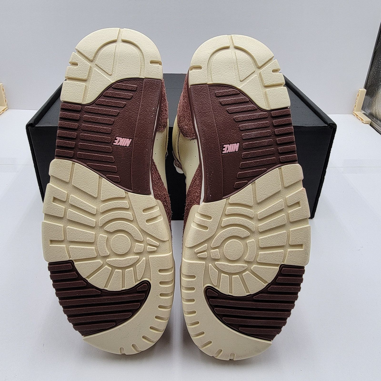 Nike Nike Air Trainer 1 Valentine's Day-Sz 6-DM0522 201 (187) Size US 6 / EU 39 - 5 Thumbnail
