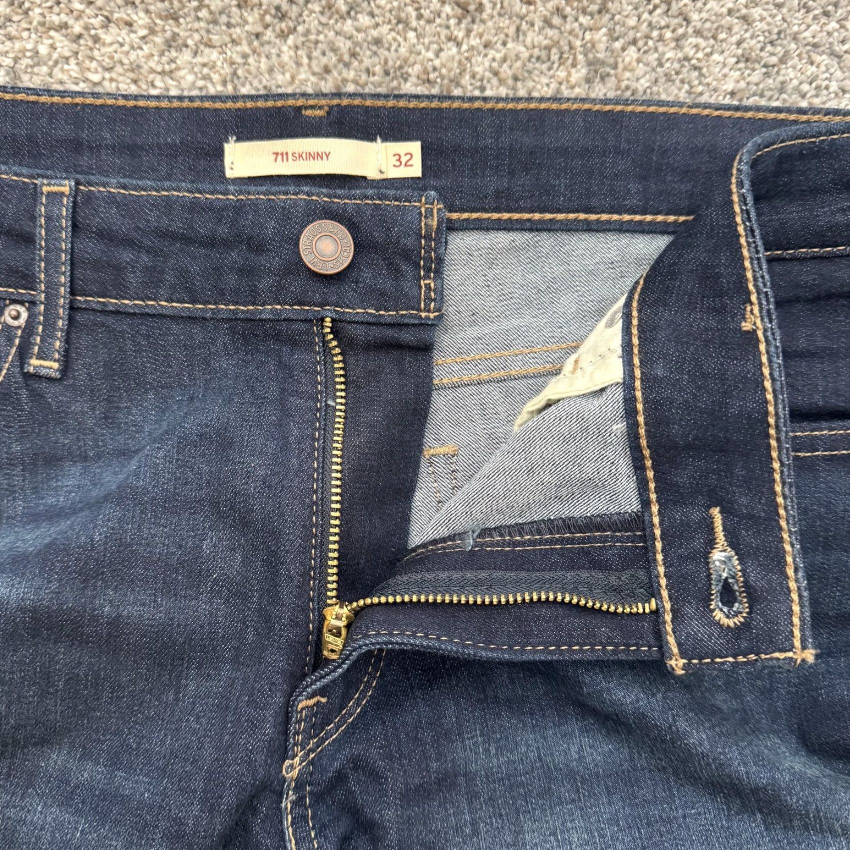 Levi's Levi's Jeans 711 Skinny Womens Dark Blue Wash Mid Rise 32 Regular Stretch Denim 30 Inseam Size 24" / US 00 / IT 34 - 5 Thumbnail