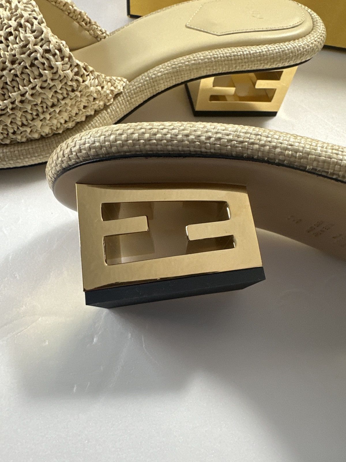 Fendi New Authentic Fendi Baguette Raffia Open-Toe Woven Slip-On S Size US 6 / IT 36 - 16 Thumbnail