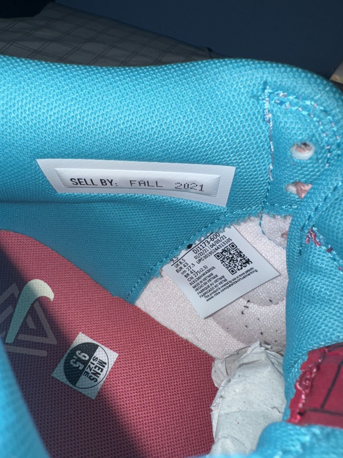 Social Status Social status strawberry milk mid dunks Size US 9.5 / EU 42-43 - 13 Thumbnail