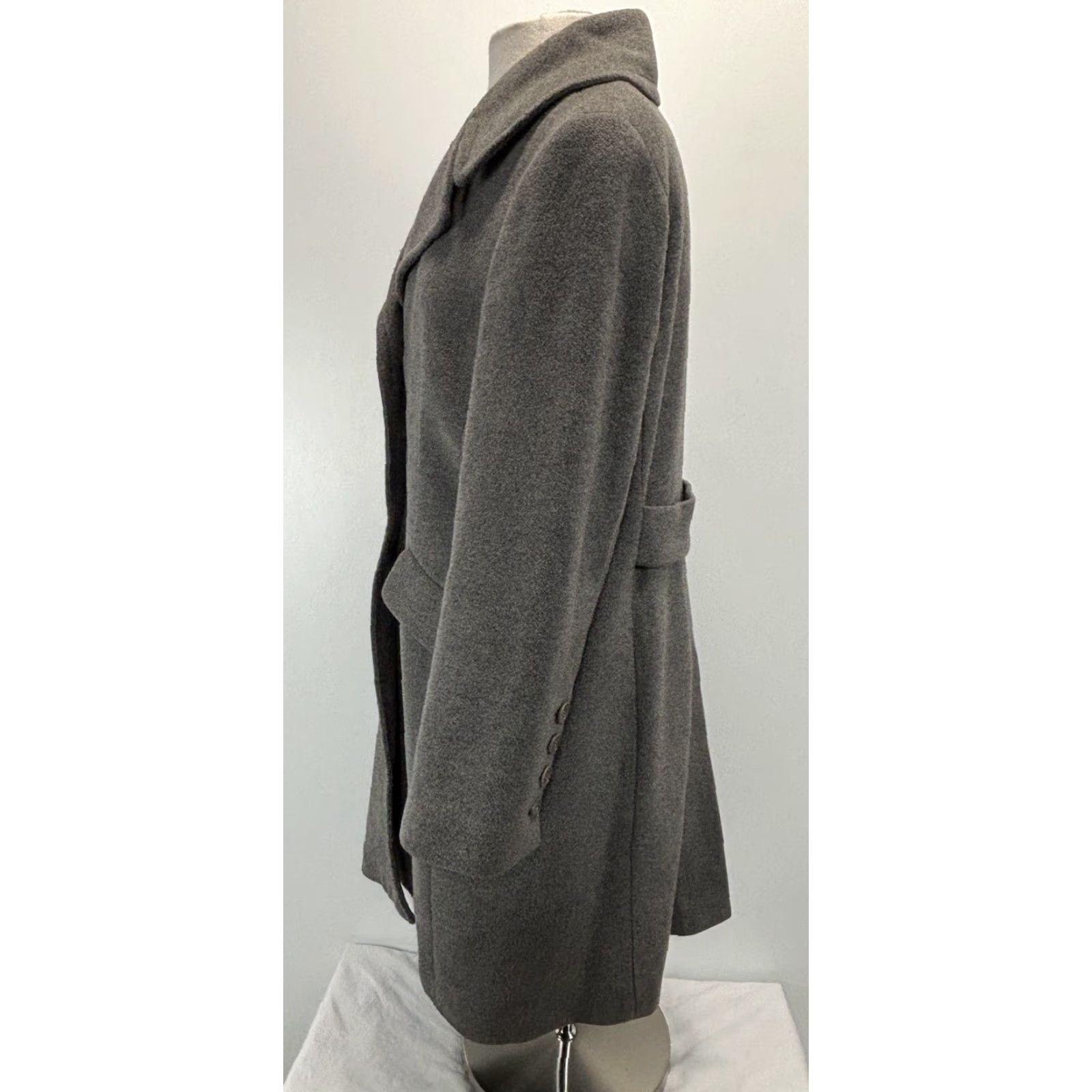 Talbots VINTAGE Talbots Coat Women’s 16P Petites Grey Midlength Wool Blend Overcoat Long Sleeve Button Classic 90s Career Preppy Womens Size XXL / US 16-18 / IT 52-54 - 2 Thumbnail
