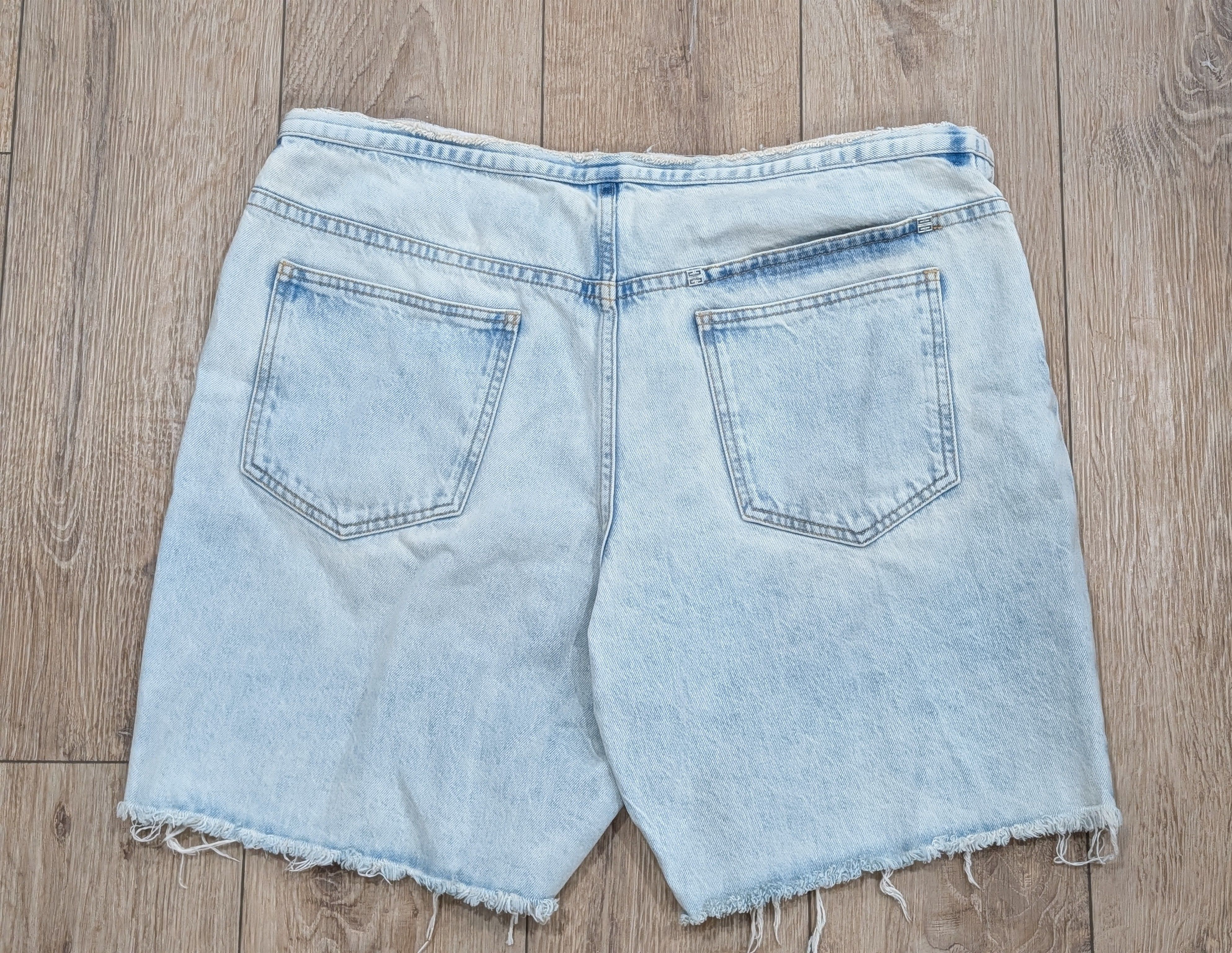 Givenchy GIVENCHY Bleach-Wash Cotton Denim Shorts Pale Blue 38 Size US 38 / EU 54 - 4 Thumbnail
