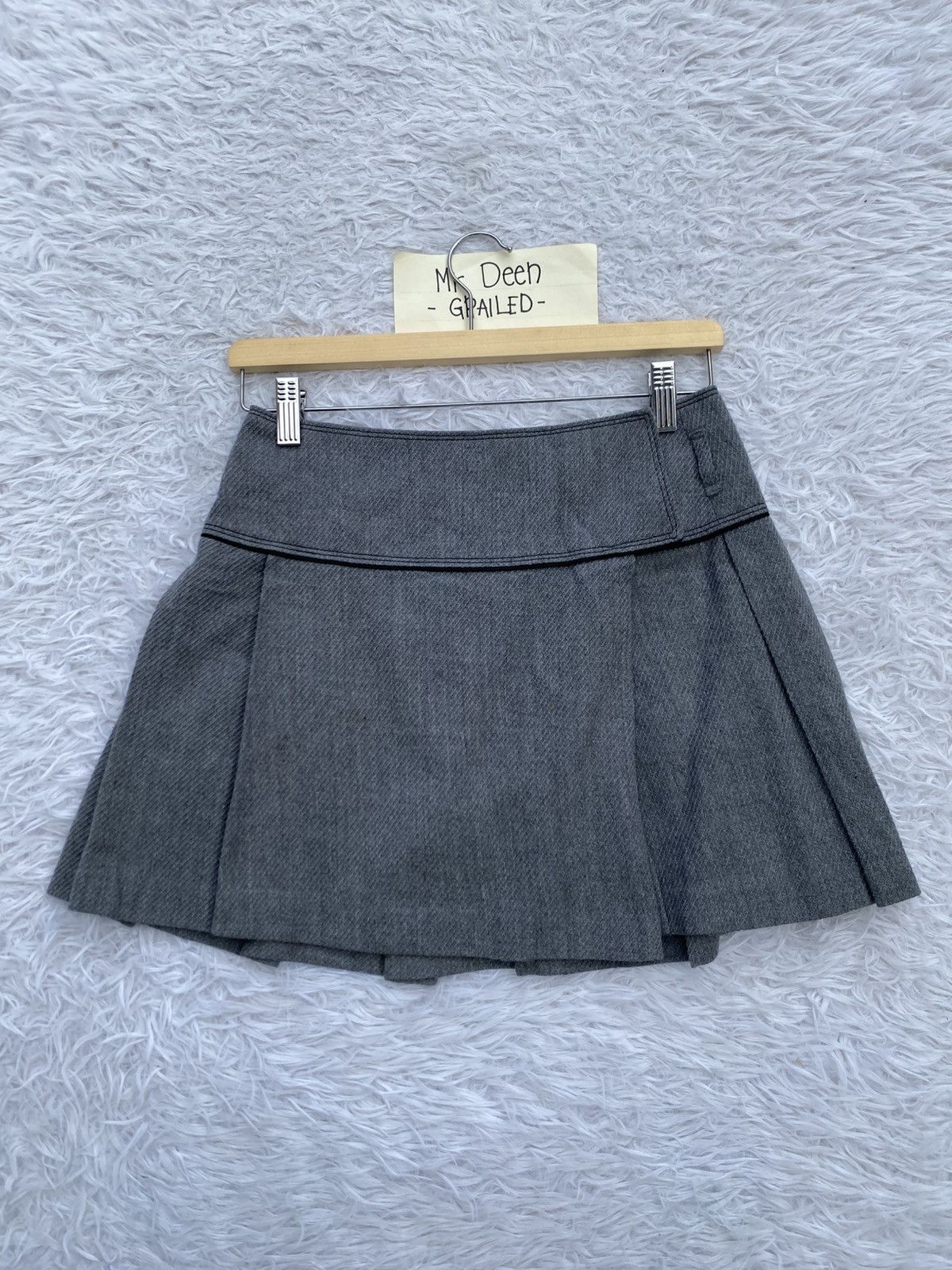 Burberry Rare Vintage Burberry Pleats Mini Skirt Size 27" / US 4 / IT 40 - 1 Thumbnail