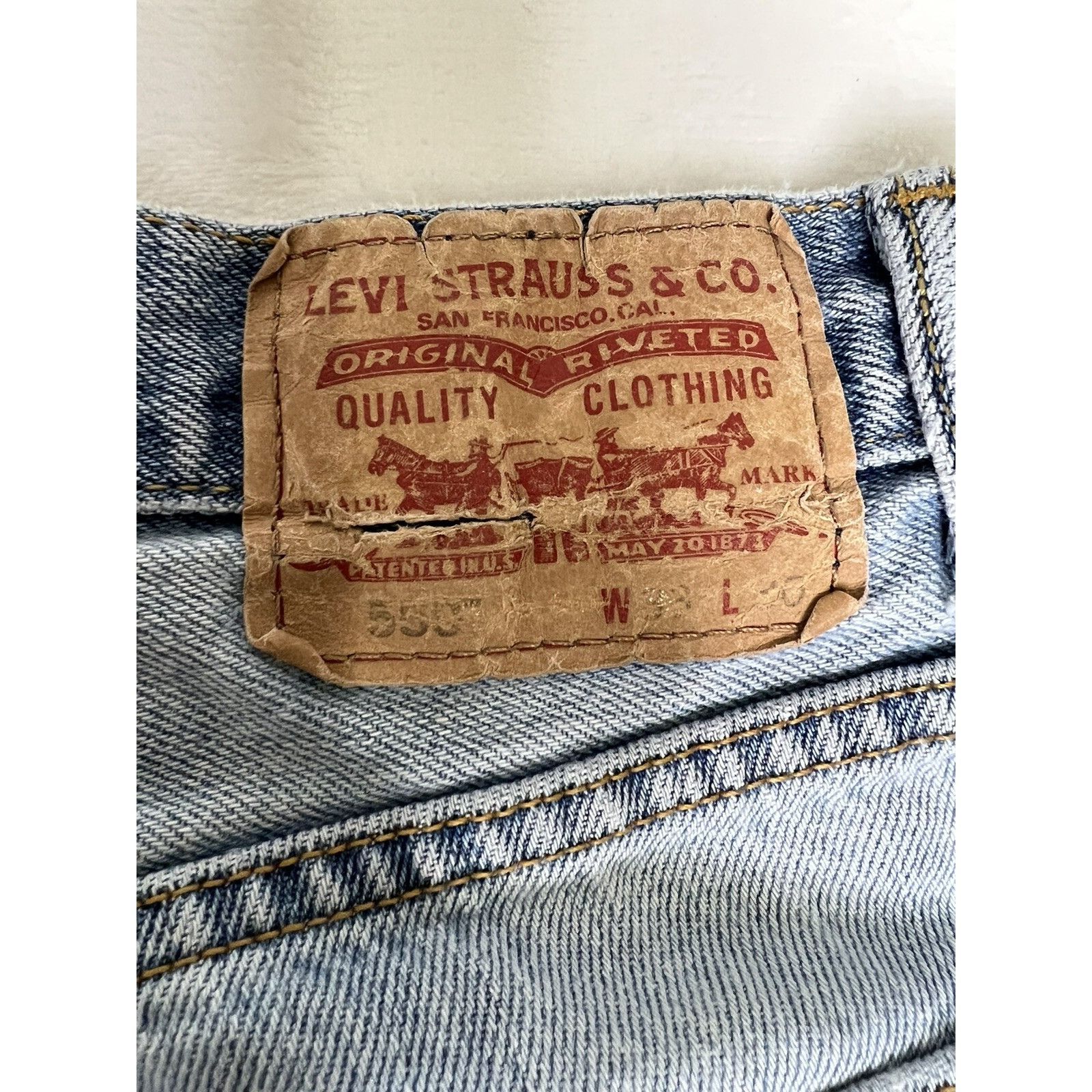 Levi's Vintage Levi’s 550 Blue Denim Jeans Size 33x29 Light Wash Di Size US 33 - 10 Thumbnail