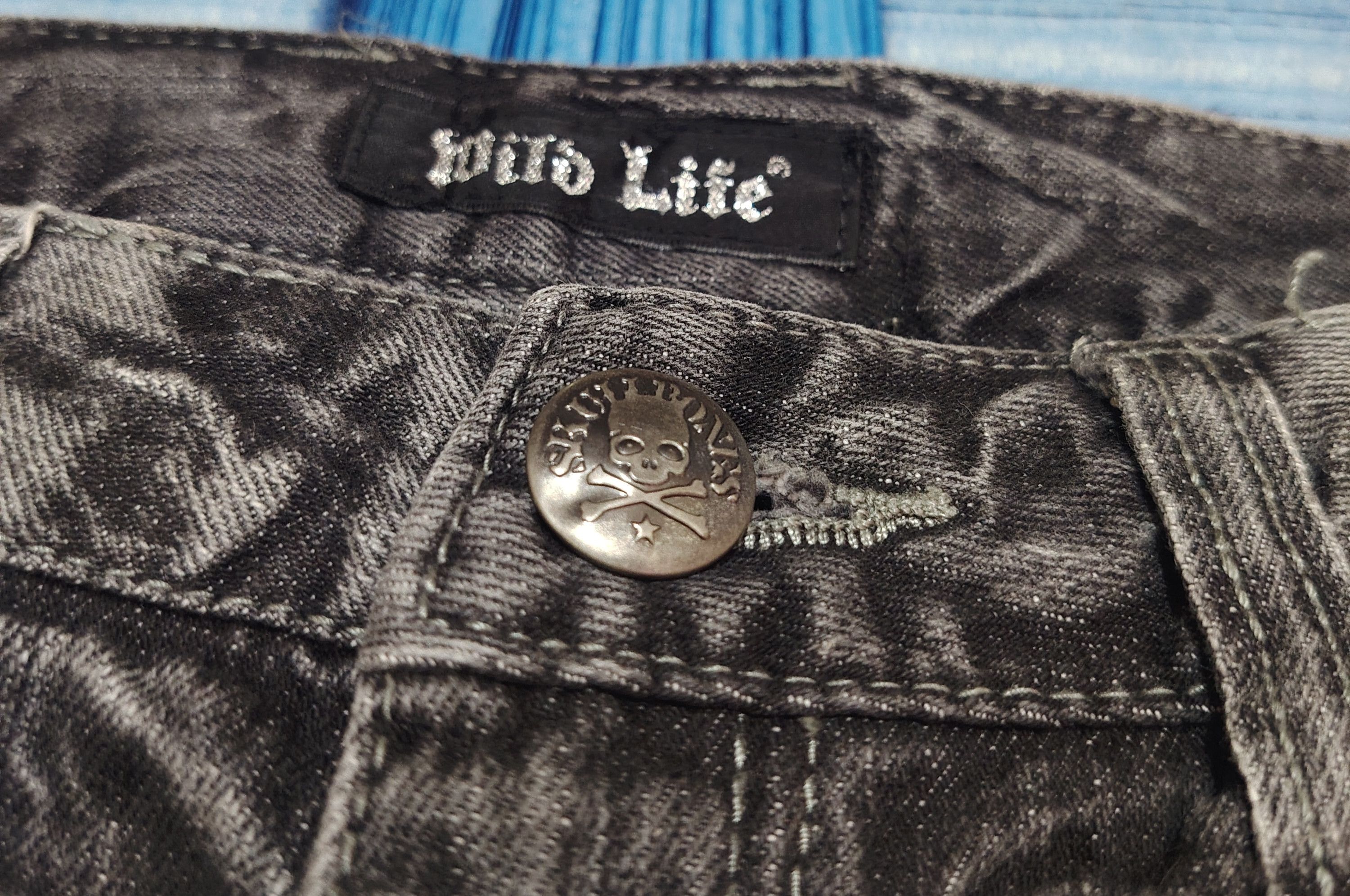 Le Grande Bleu (L.G.B.) Japanese Wild Life Skull Bones Whiskered Flared Jeans Size US 32 / EU 48 - 7 Thumbnail
