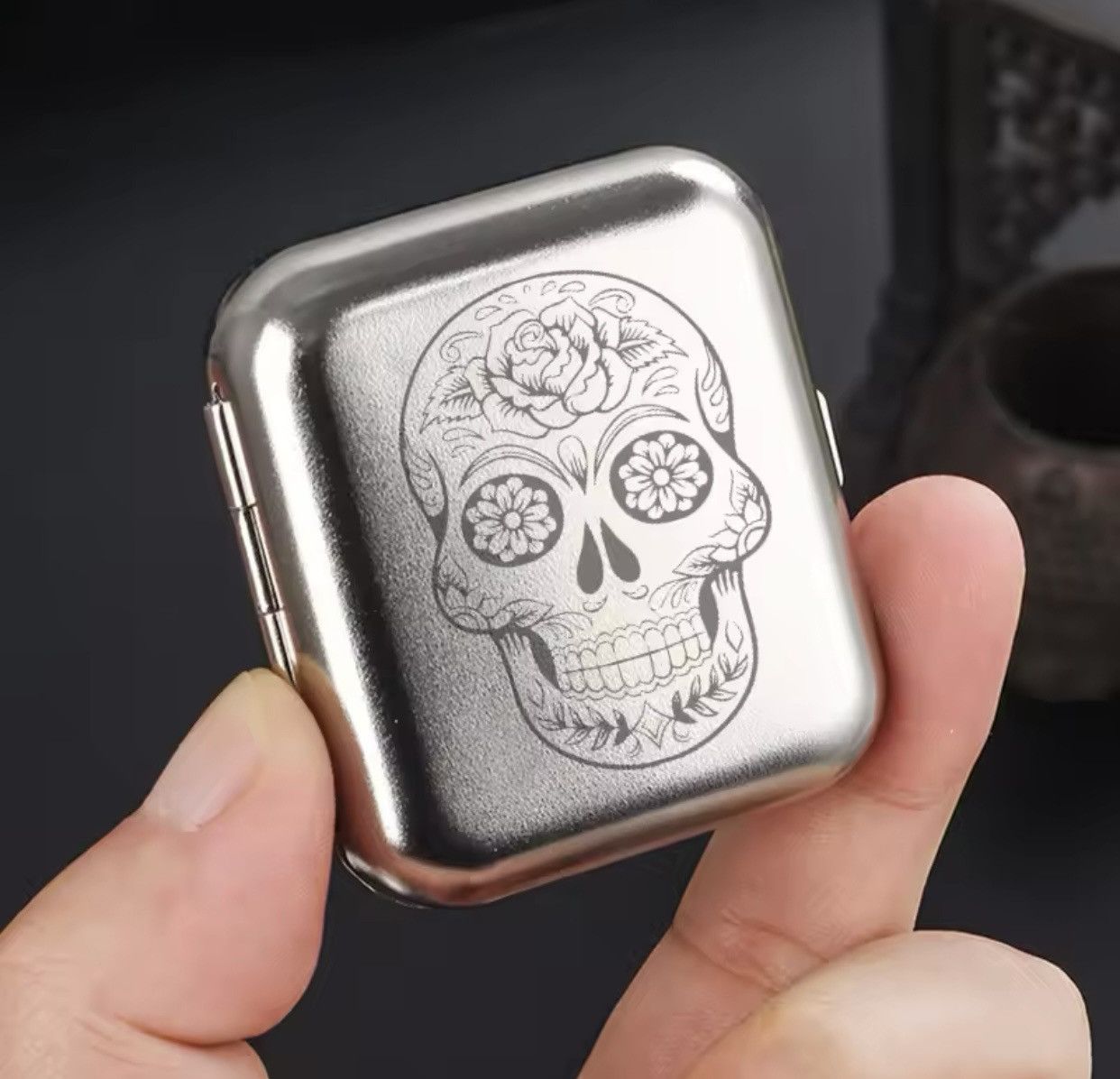 Vintage Portable Ashtray, Metal Pocket Ashtray Size ONE SIZE - 1 Thumbnail