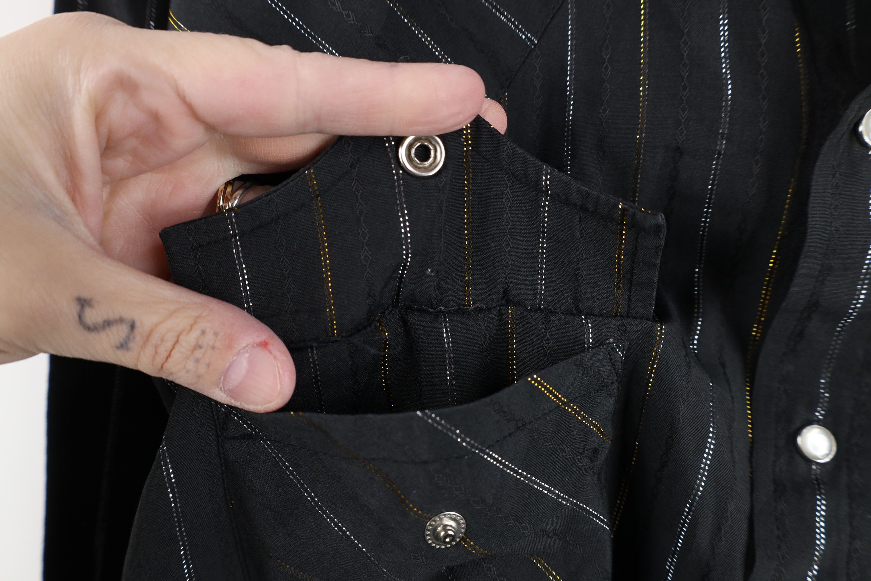 Vintage Vintage 90s Streetwear Metallic Striped Western Button Shirt Size US M / EU 48-50 / 2 - 6 Thumbnail
