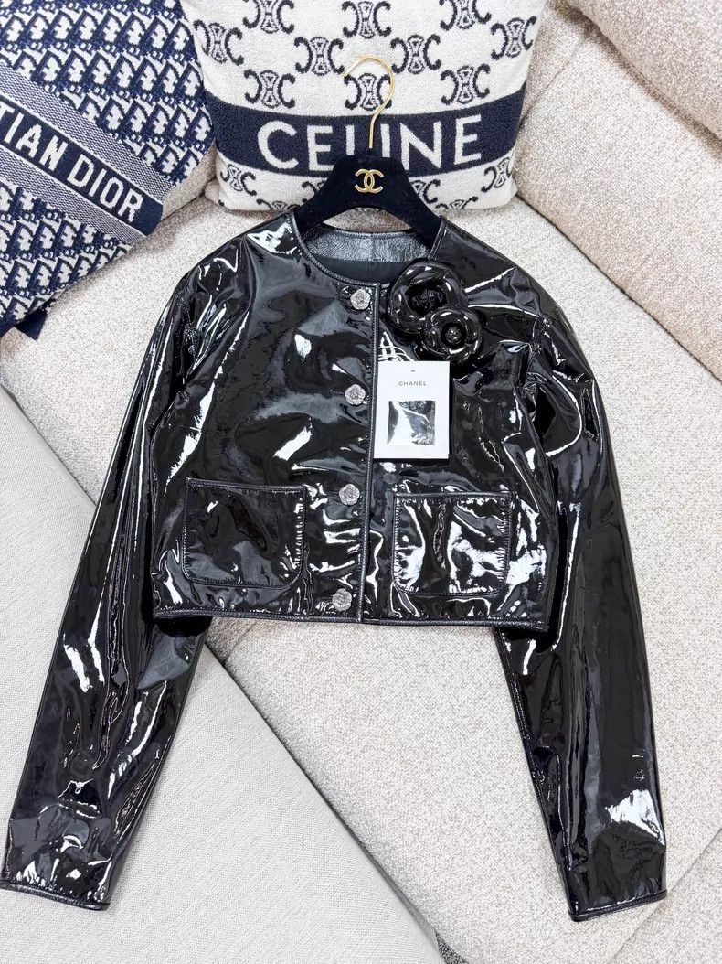 Chanel Chanel Camellia patent leather long-sleeved short leather Size XS / US 0-2 / IT 36-38 - 3 Thumbnail