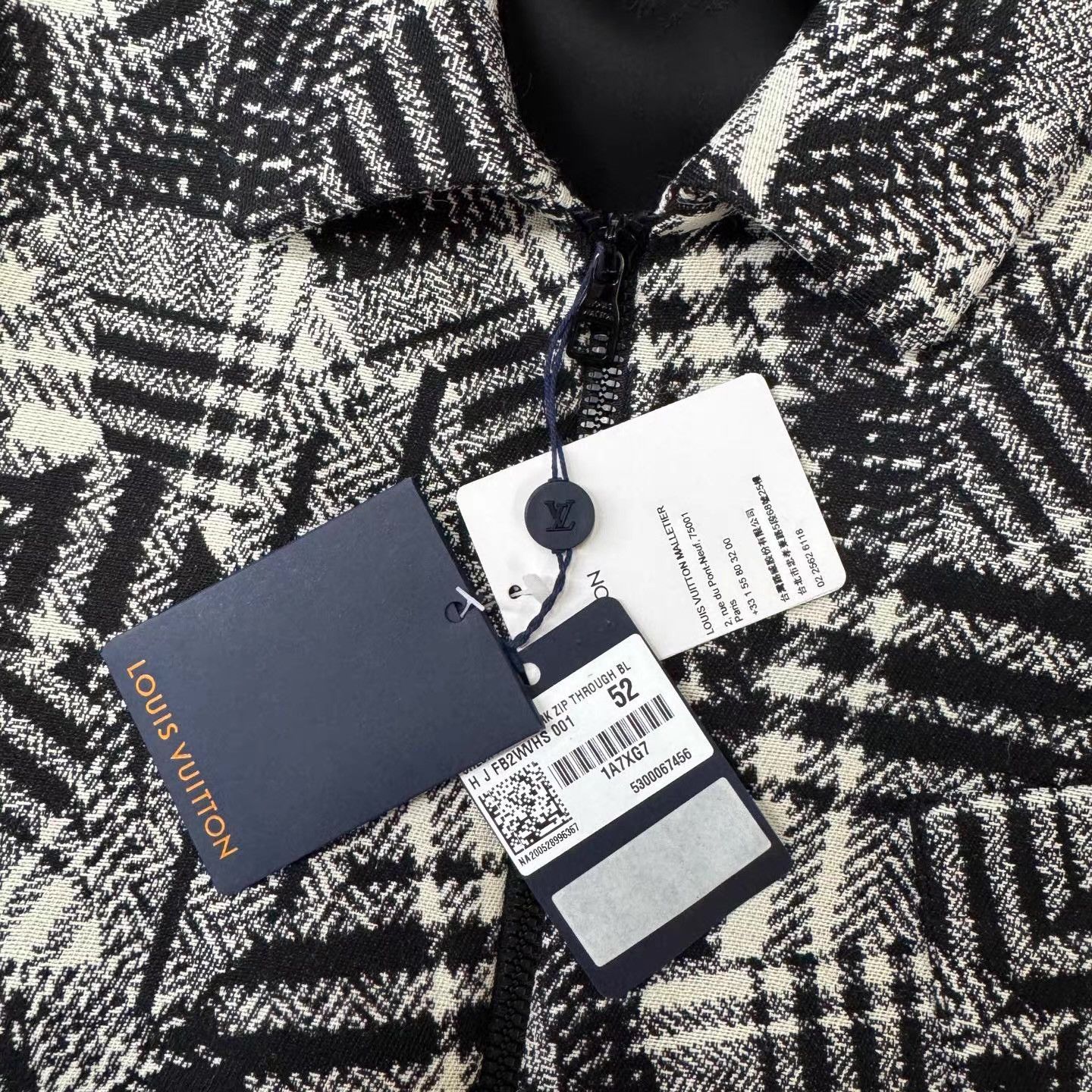 Louis Vuitton LV Runway Black, White & GrayColorBlock Printed Jacket Q10 Size US XL / EU 56 / 4 - 5 Thumbnail