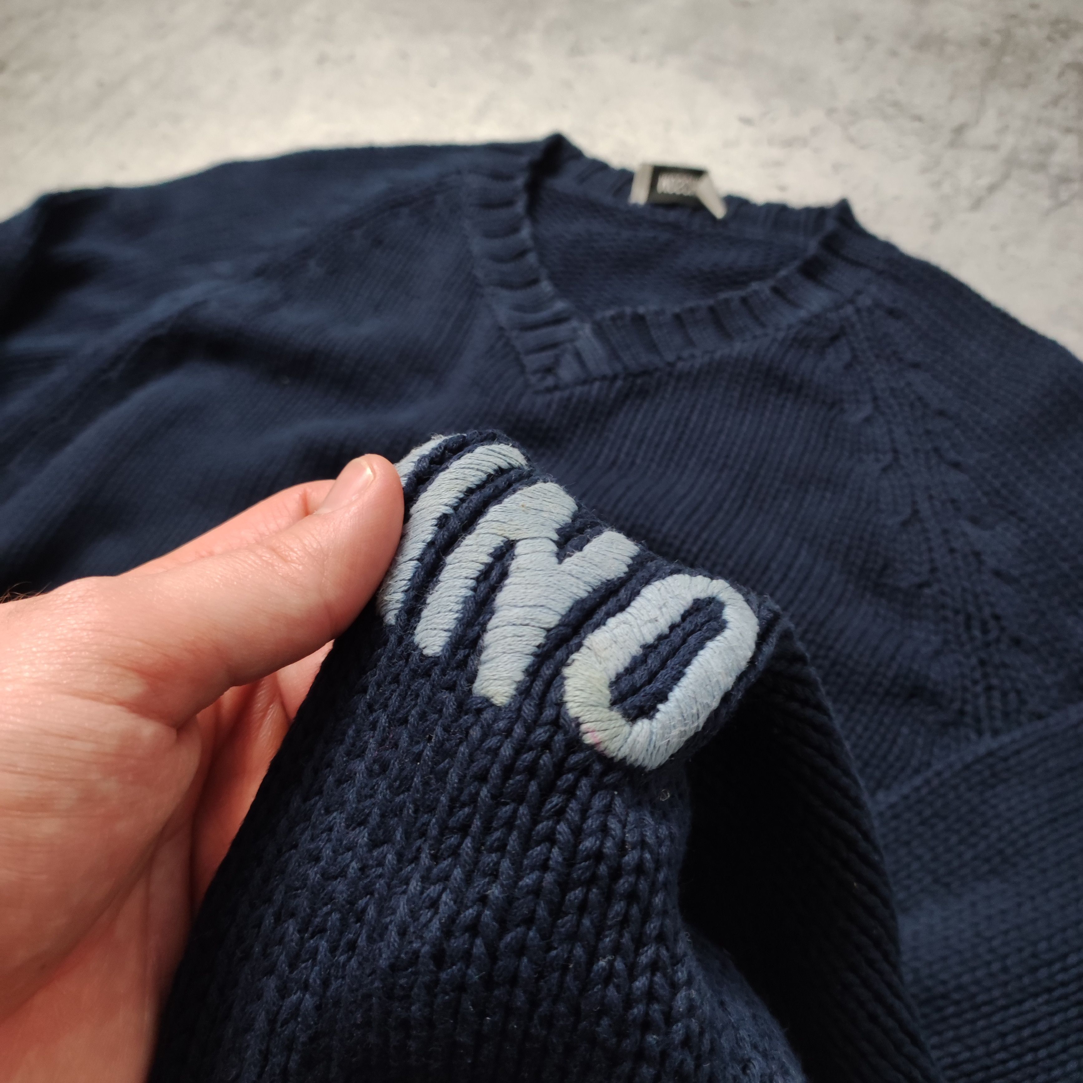 Moschino × Vintage 90s y2k Avant garde Moschino Sleeve Logo Navy Sweater Size US S / EU 44-46 / 1 - 5 Thumbnail