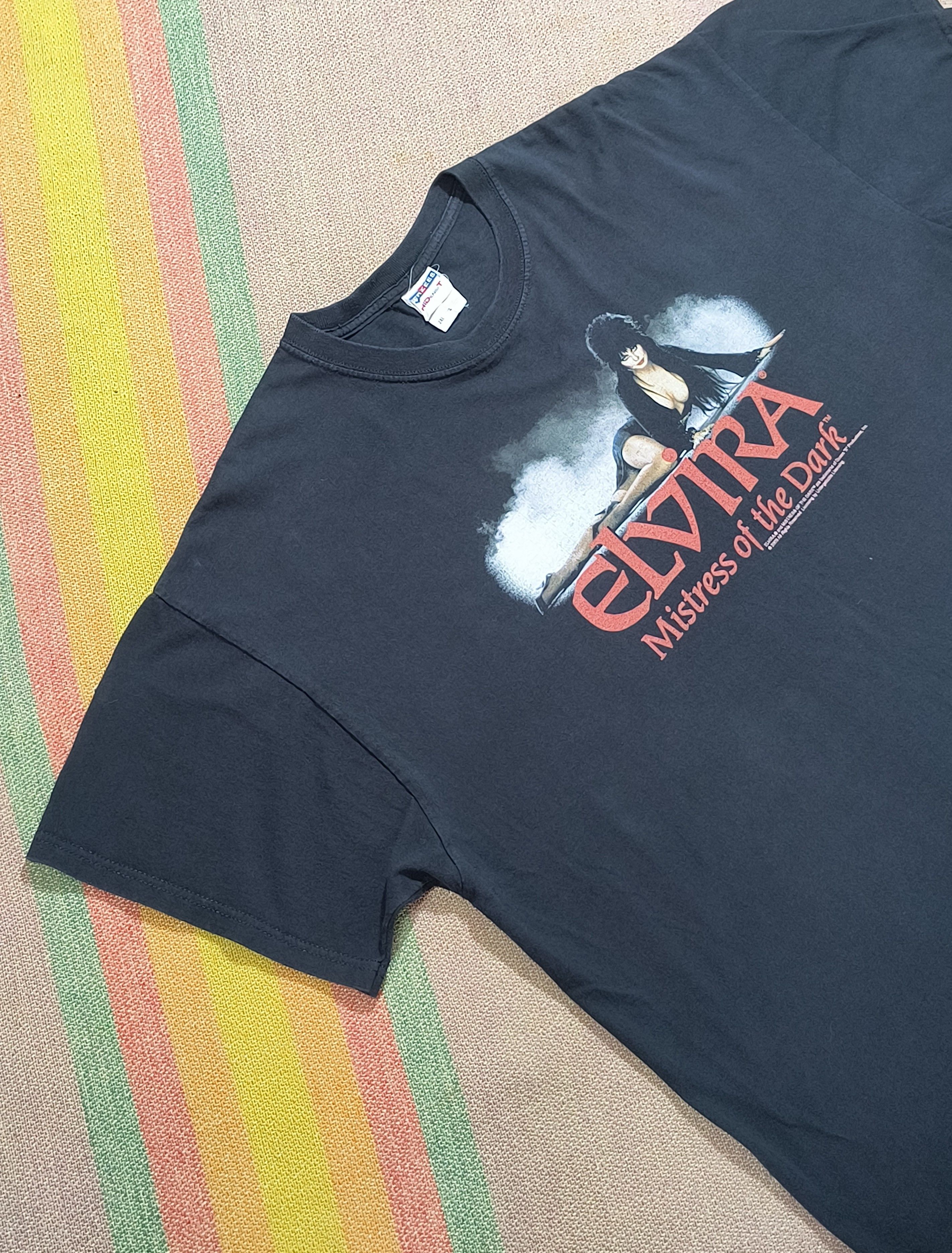 Jerzees Vintage Y2K Elvira Mistress of the dark movie tee Size US XXL / EU 58 / 5 - 3 Thumbnail