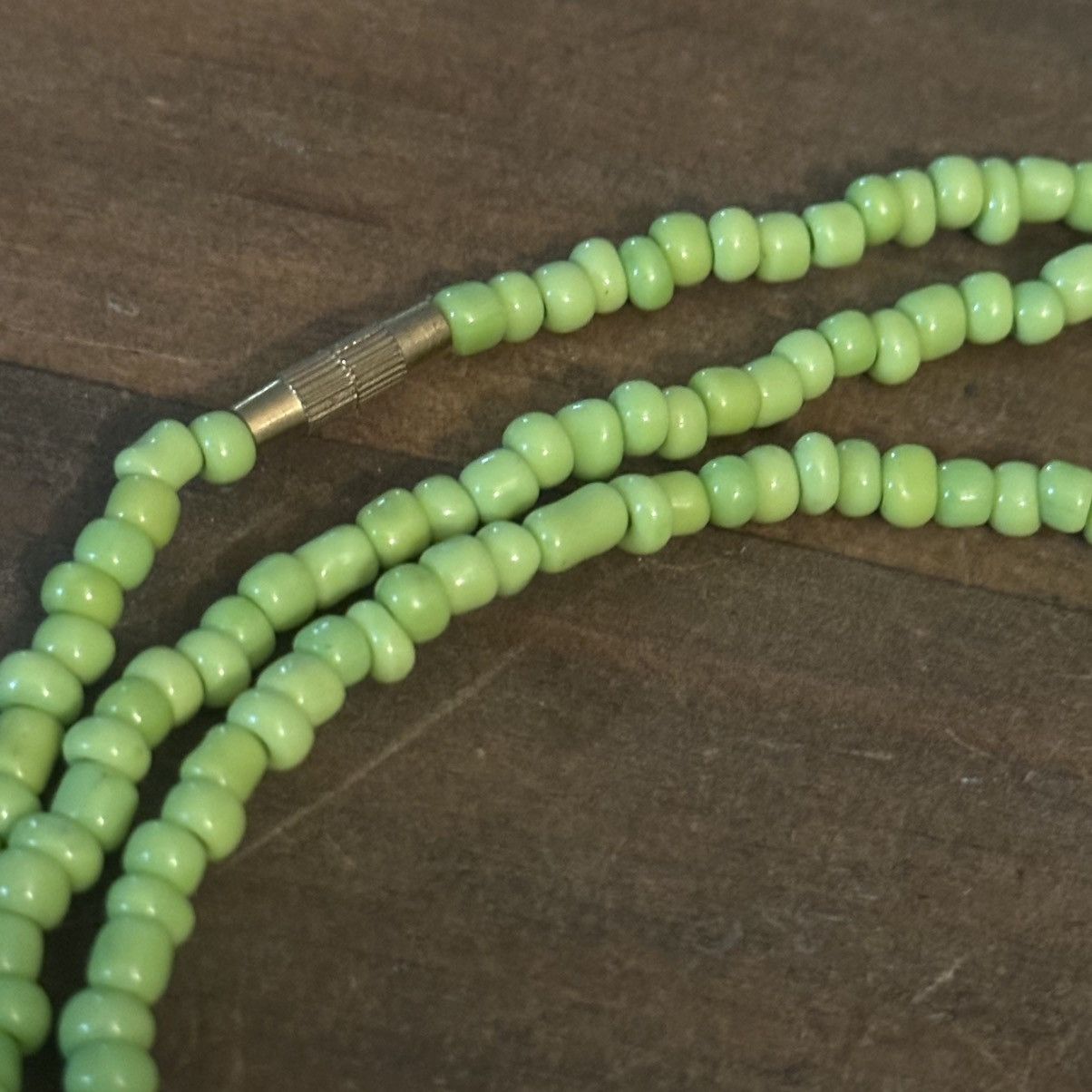 Vintage Vintage long lime green glass bead necklace Size ONE SIZE - 4 Thumbnail