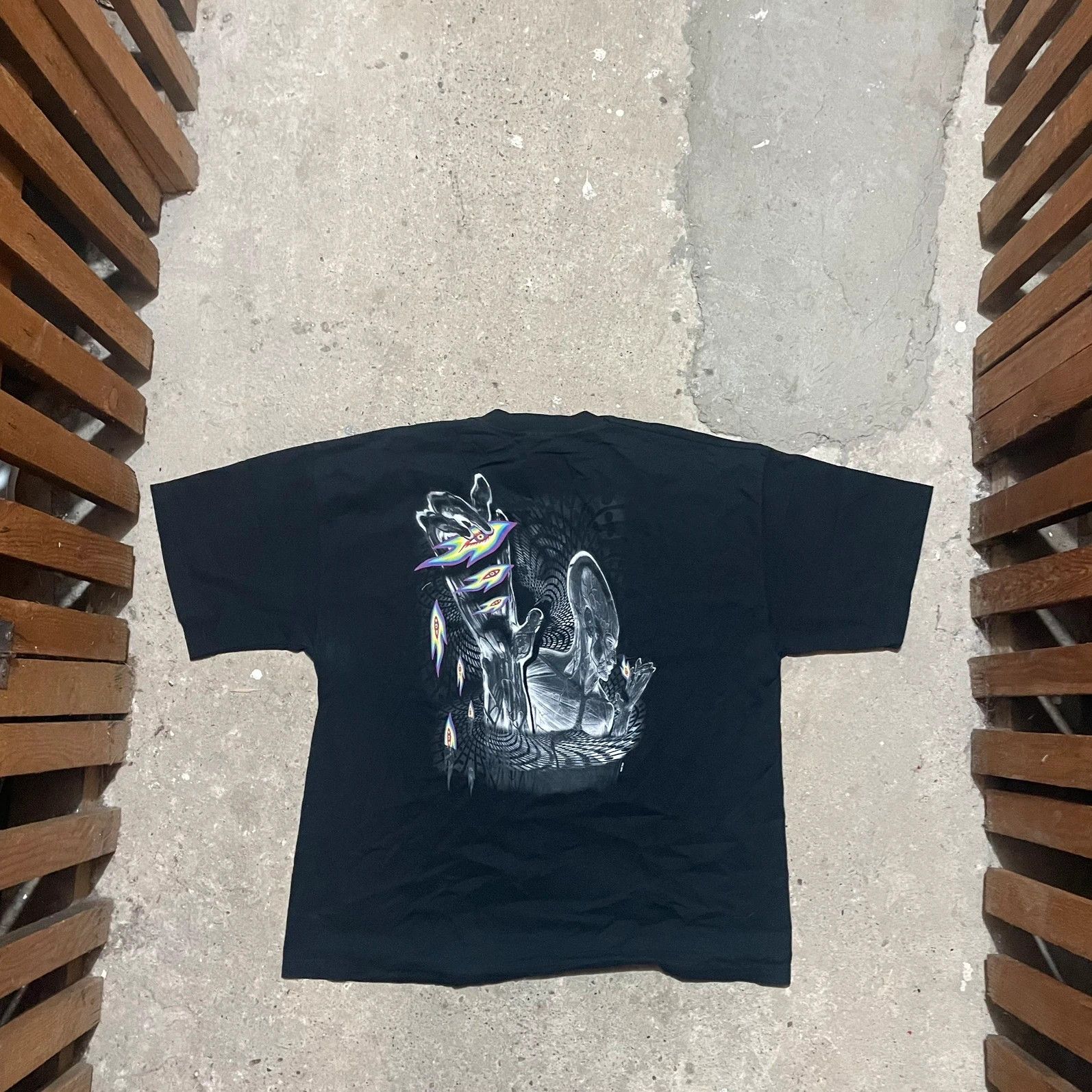 Band Tees Vintage 2002 tool t-shirt Size US XL / EU 56 / 4 - 1 Thumbnail
