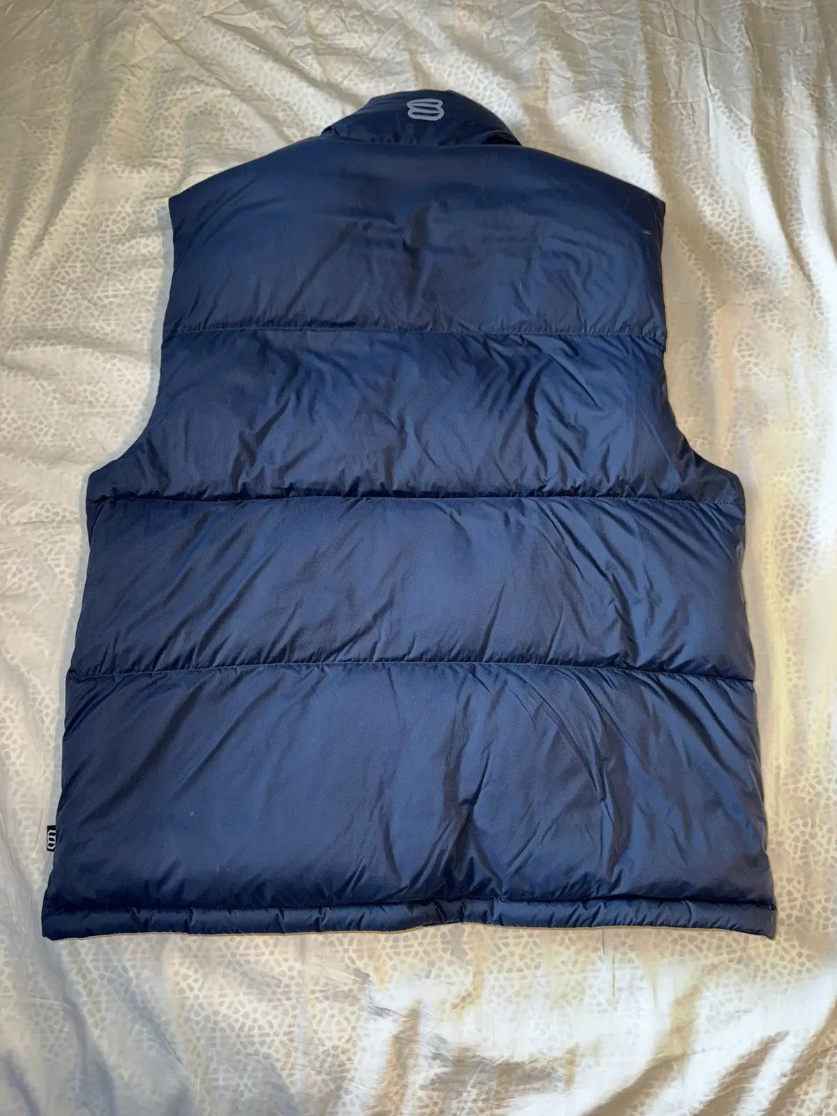 Aritzia THE SUPER PUFF™ Vest Men's - cliMATTE™ Size US M / EU 48-50 / 2 - 15 Thumbnail