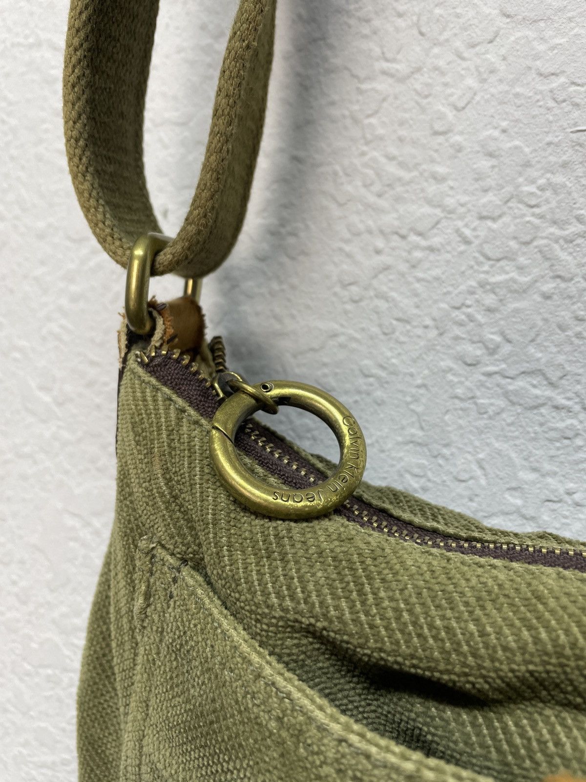Vintage Vintage Y2K Calvin Klein Velvet Shoulder Bag Size ONE SIZE - 20 Thumbnail