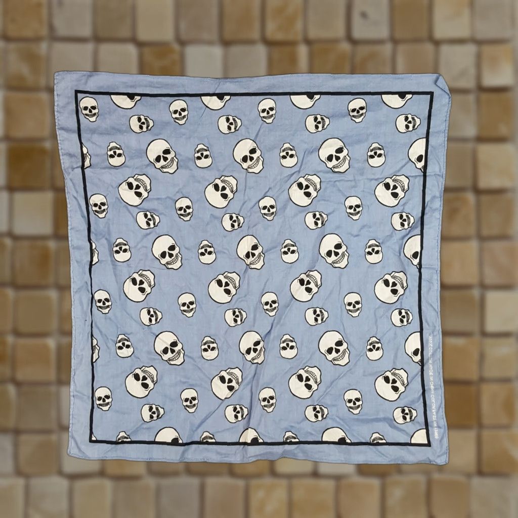 Vintage VINTAGE Skull AOP Bandana Handkerchief Neck Wrap Square Scarf Unisex One Size Blue 90s Y2K Goth Halloween Size ONE SIZE - 1 Thumbnail