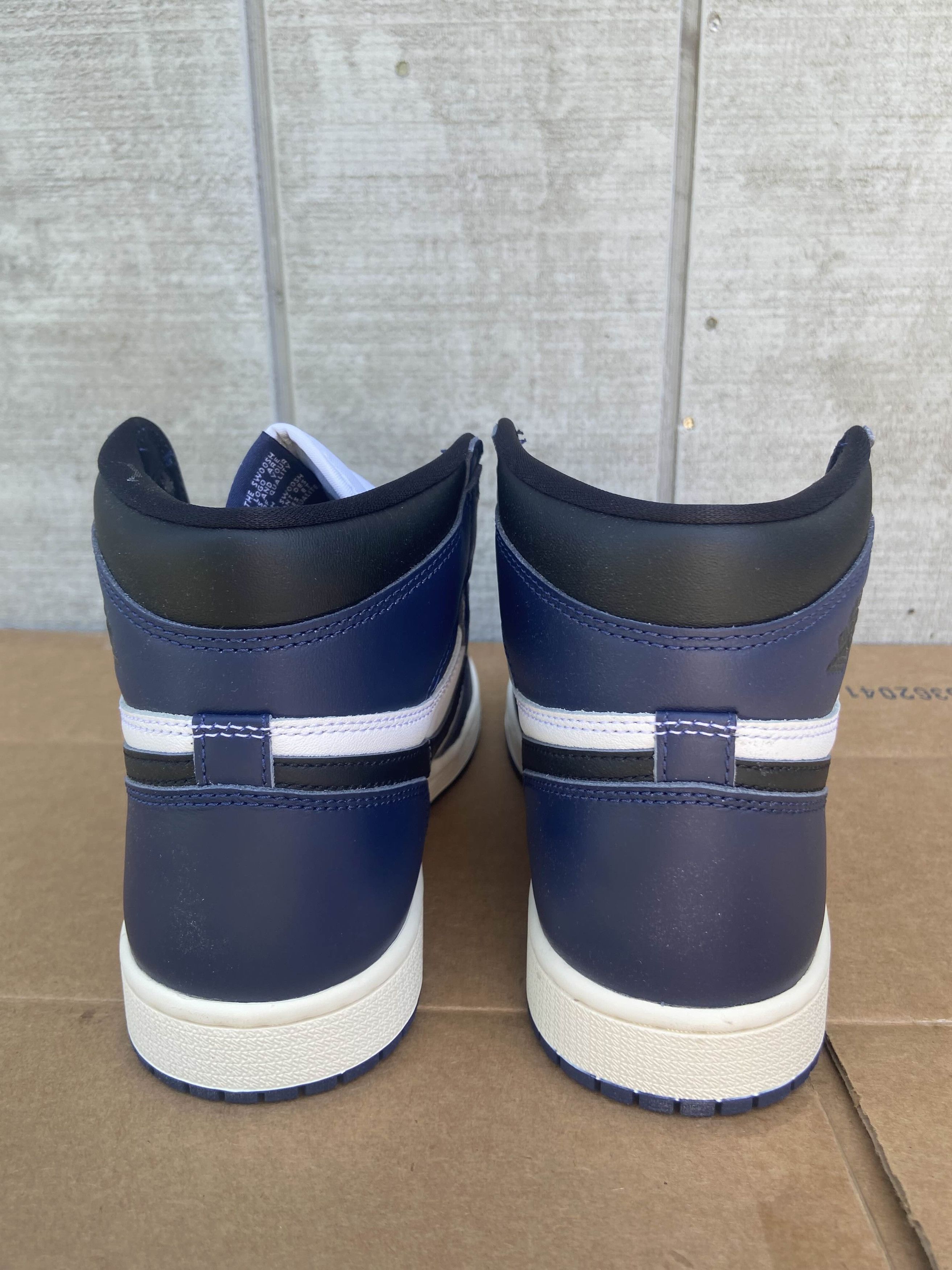 Nike Air Jordan 1 Retro OG High Midnight Navy Size 8 Size US 8 / EU 41 - 3 Thumbnail