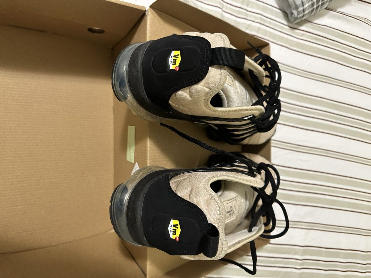 Nike NIKE AIR VAPORMAX PLUS RATTAN / WHITE Size US 11 / EU 44 - 5 Thumbnail