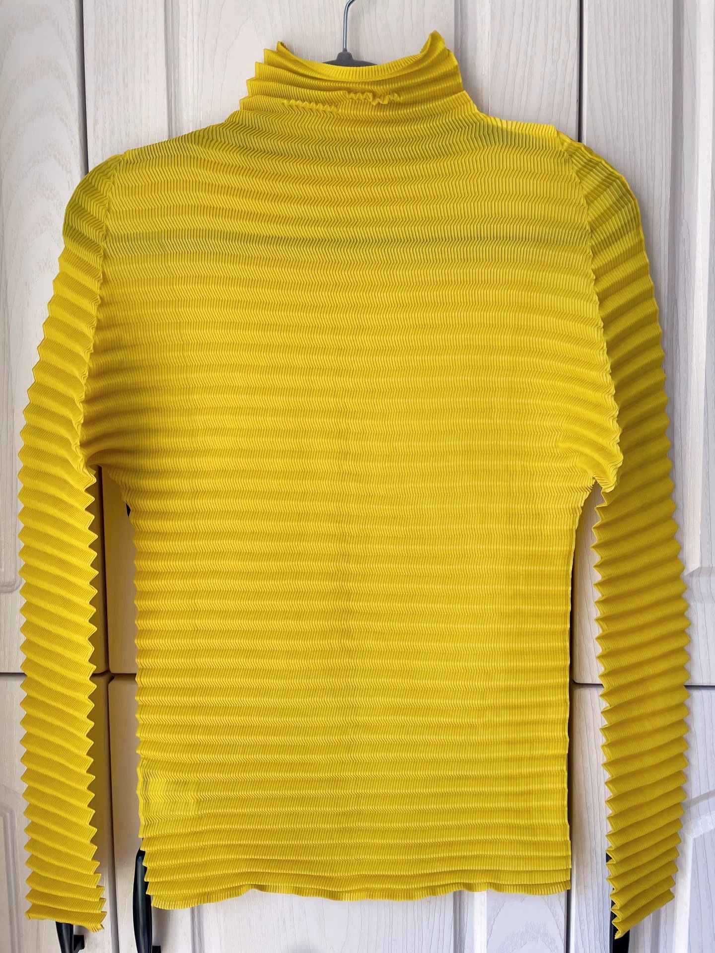 Issey Miyake issey miyake Yellow pleated high neck long sleeved shirt Size US S / EU 44-46 / 1 - 1 Thumbnail