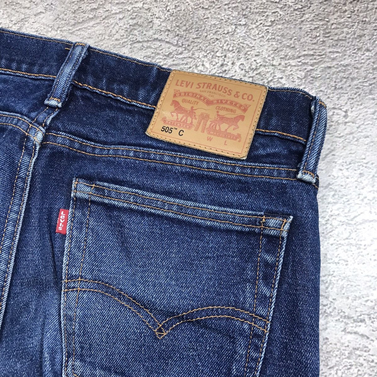 Vintage Vintage 90s Levi's Faded Baggy Jeans Grunge Skate Logo 31 Size US 31 - 6 Thumbnail