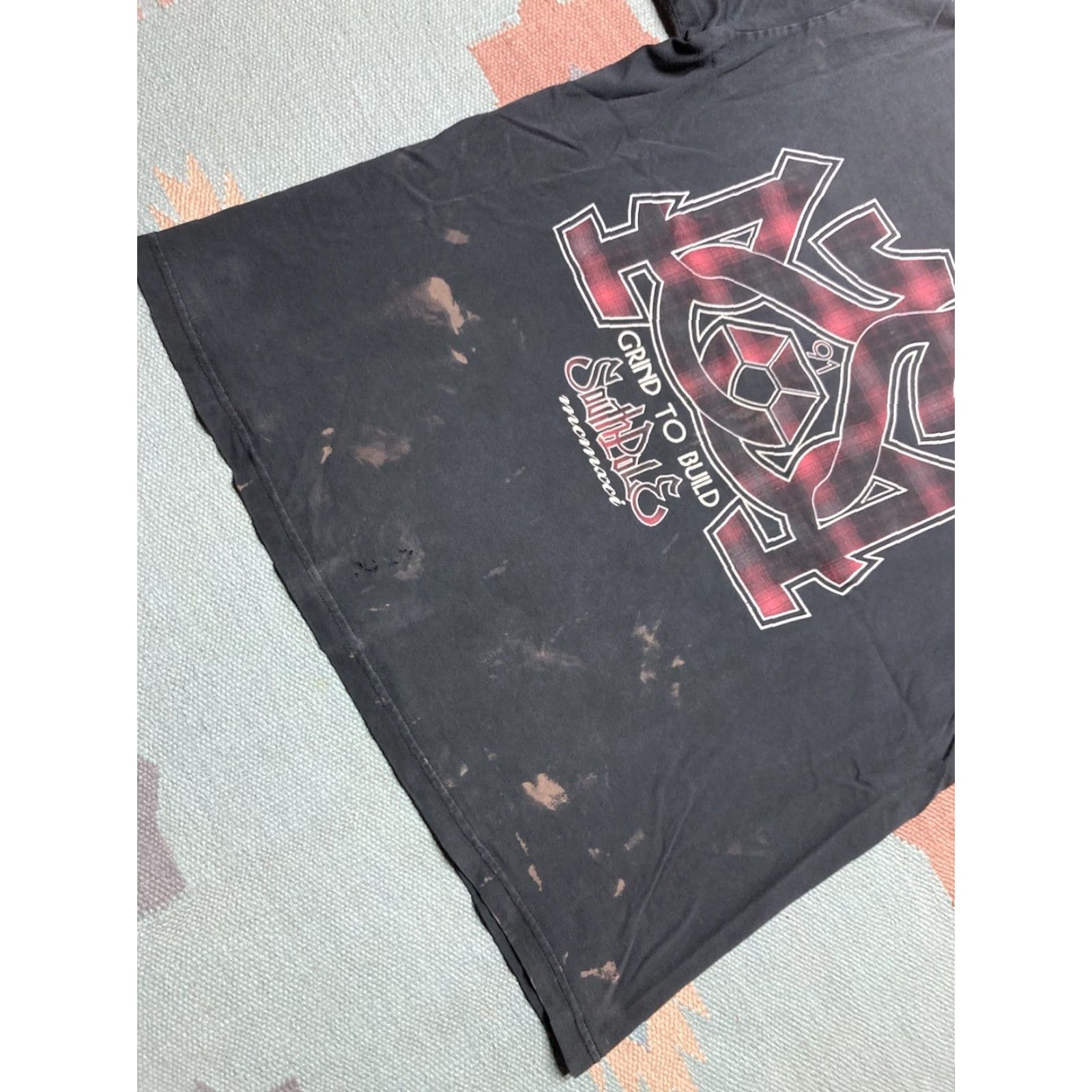 Southpole VINTAGE Southpole T-Shirt Men XL Black Graphic Y2K - Adult XL - Pit to Pit 24” Length 27.5” Size US XL / EU 56 / 4 - 2 Thumbnail