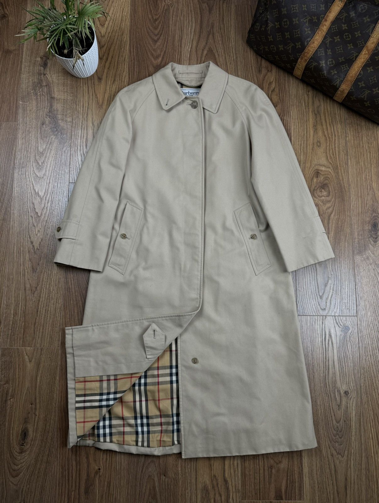 Burberry Vintage trench coat Burberry original luxury streetwear item Size S / US 4 / IT 40 - 1 Thumbnail