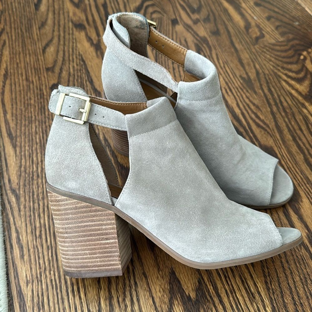 Other Arturo Chiang ‘Cordeliah' Split Shaft Peep Toe Suede Bootie Size US 9 / IT 39 - 2 Thumbnail