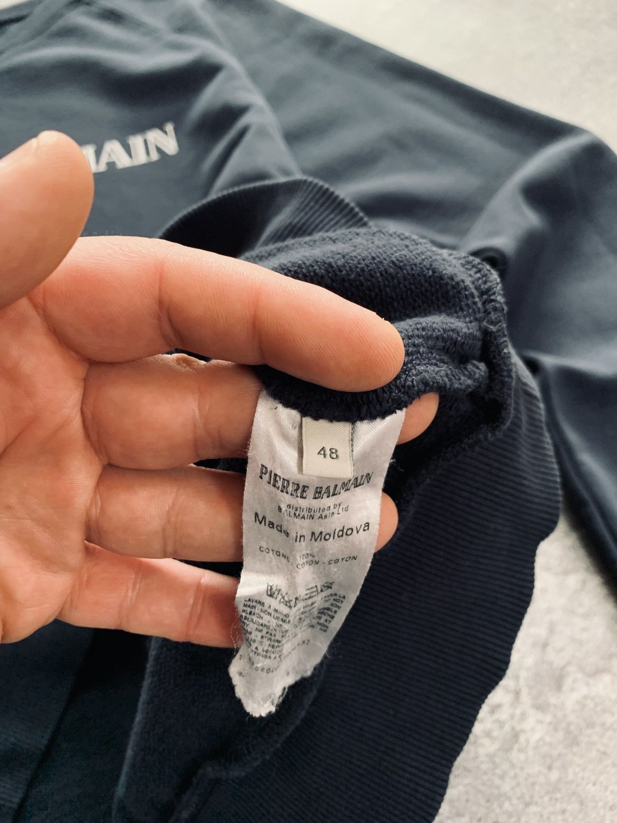 Pierre Balmain × Vintage VTG Pierre Balmain Center Logo Sweatshirt Men’s L Size Size US L / EU 52-54 / 3 - 6 Thumbnail